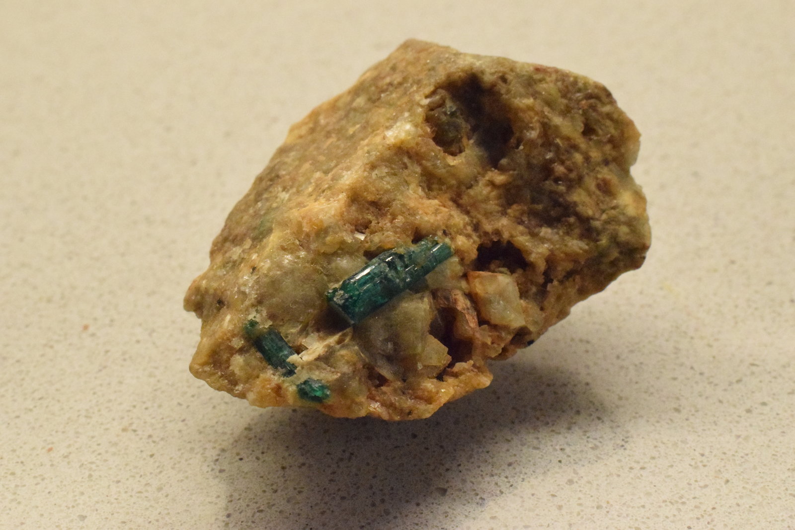 Berilo (variedad esmeralda)
5,5 x 3,5 x 2 cm
(Autor: Antonio Alcaide)