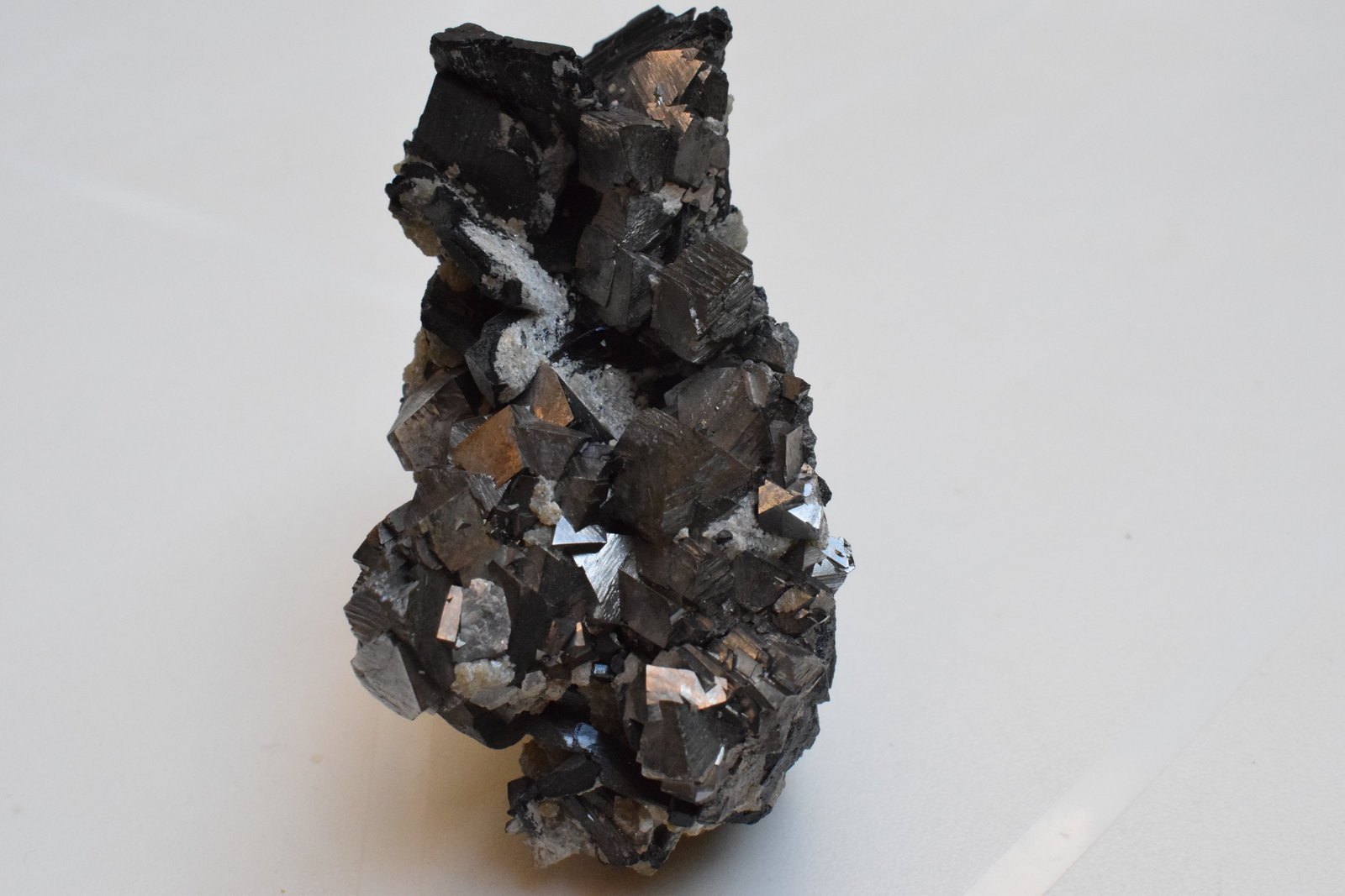 Arsenopirita y Ferberita
8 x 6 x 4 cm
(Autor: Antonio Alcaide)