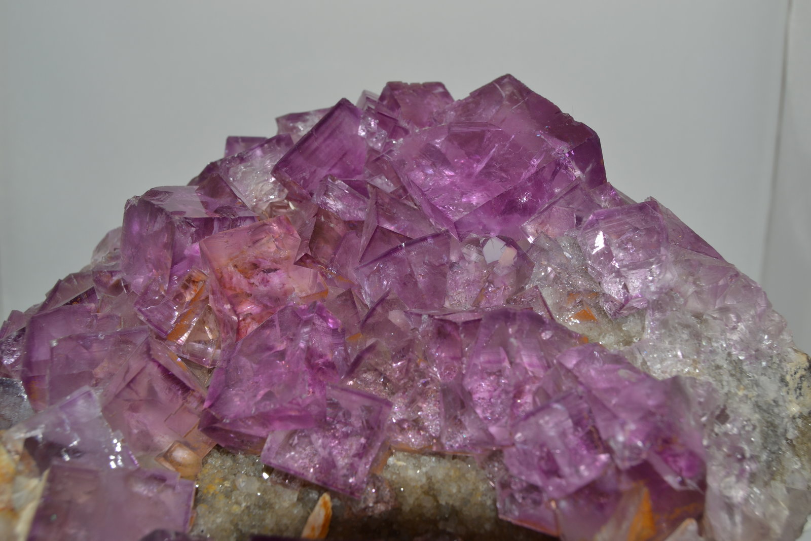 Fluorita
21 x 14 x 11 cm, arista del cristal mayr 3 cm.
(Autor: Raúl S. Llorente)
