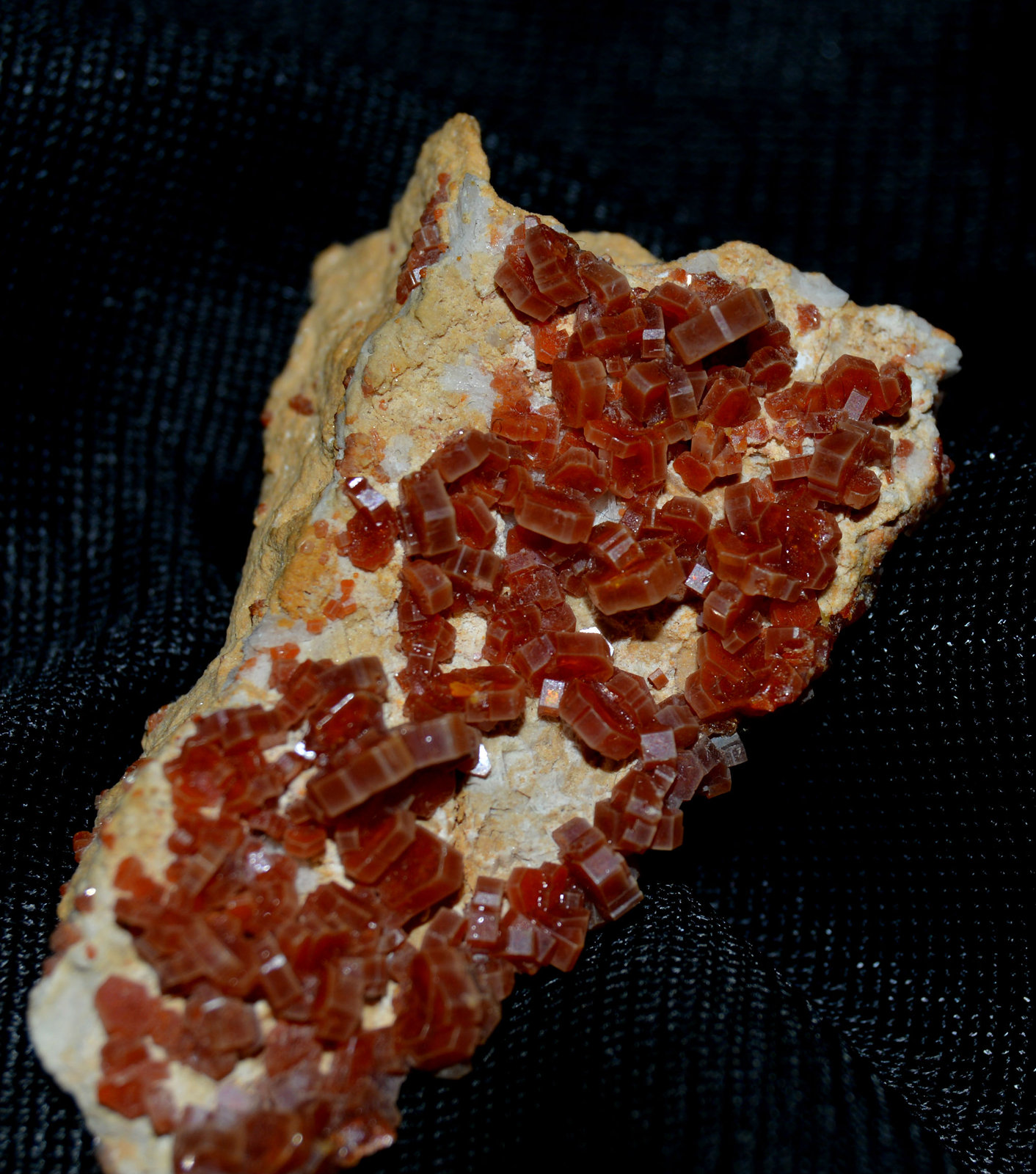 Vanadinita
4cm x 3cm
(Autor: DPC)