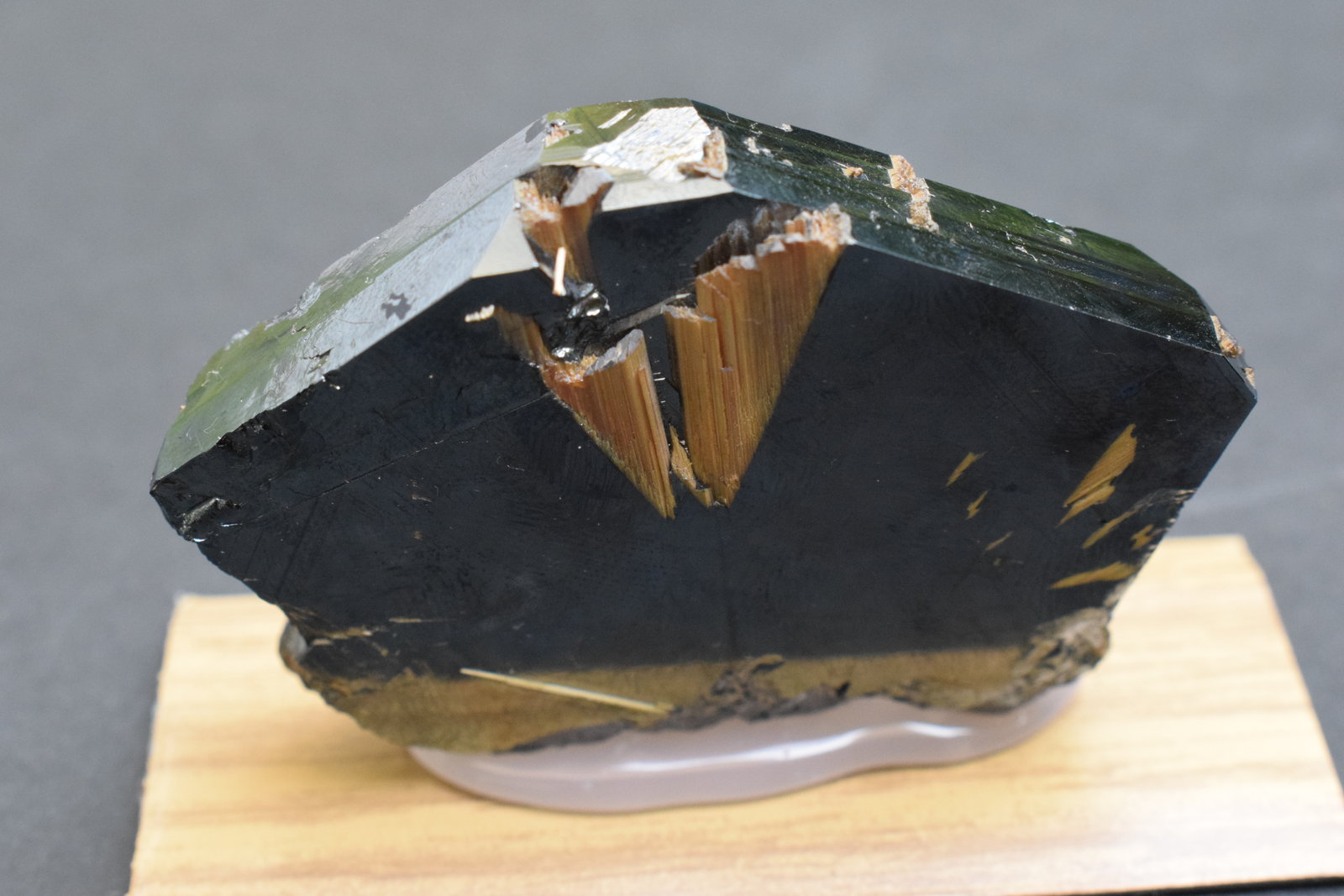 Hematites y Rutilo
6 x 4 x 1,2 cm
(Autor: Antonio Alcaide)
