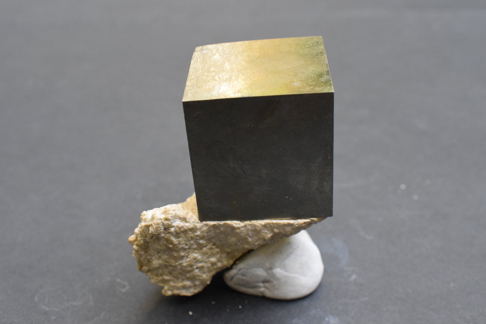Pirita
6 x 5 x 3 cm
(Autor: Antonio Alcaide)