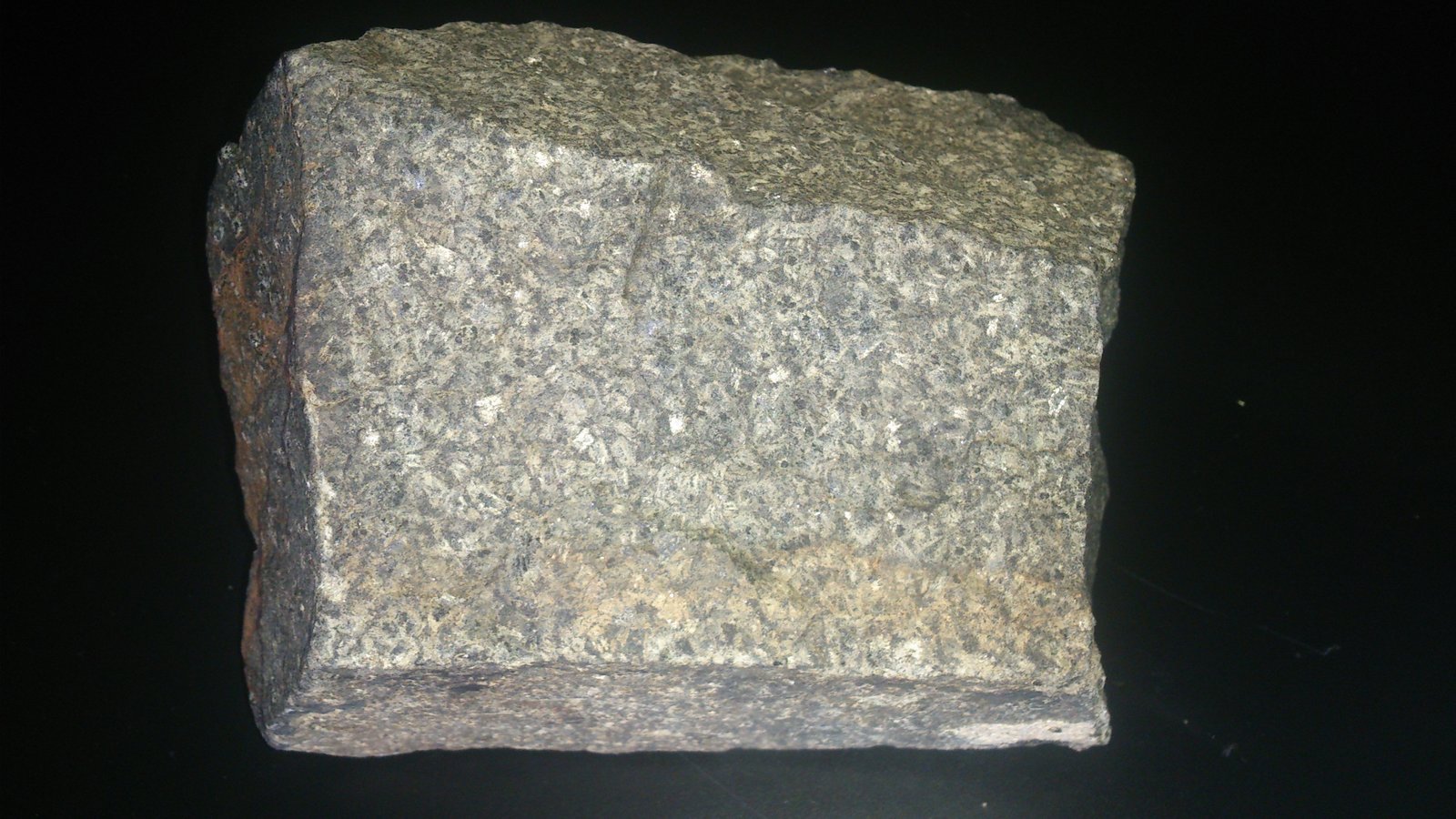 Microgabro (ofita)
14 x 12 x 6 cm.
(Autor: MSegador)
