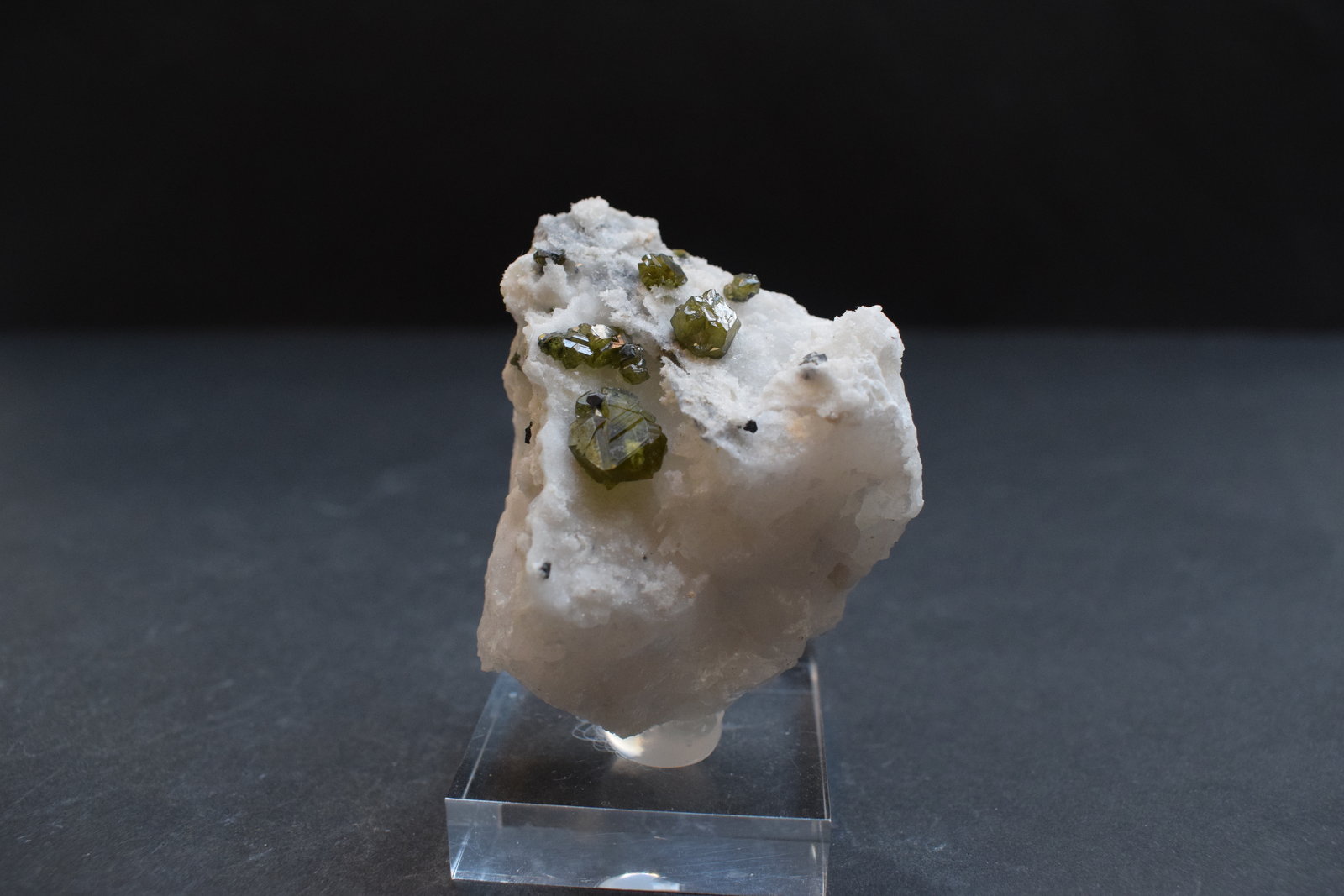Esfalerita (variedad cléofana)
6 x 5 x 4 cm
(Autor: Antonio Alcaide)