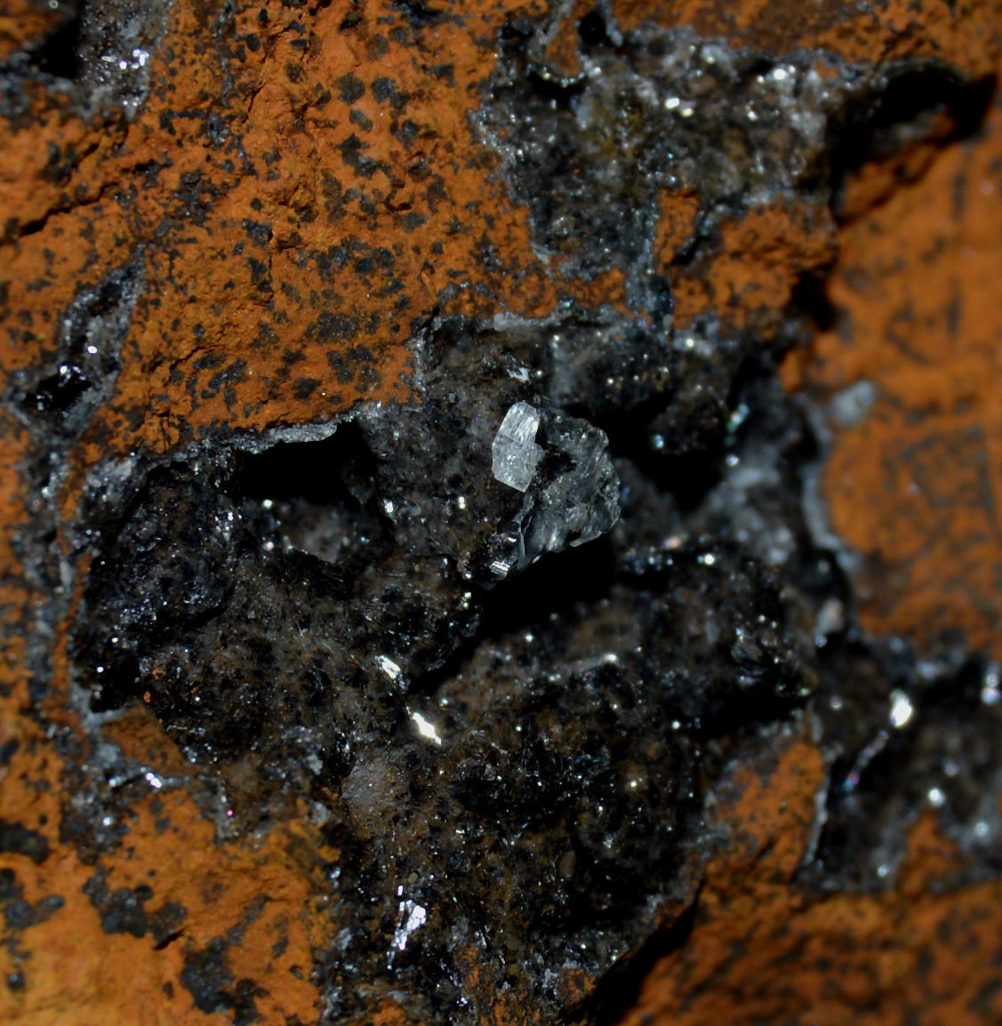 Hemimorfita
2x2 mm.
(Autor: DPC)