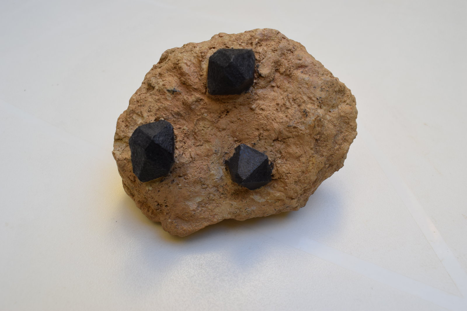 Cuarzo (variedad ahumado)
8 x 5,5 x 4 cm
(Autor: Antonio Alcaide)