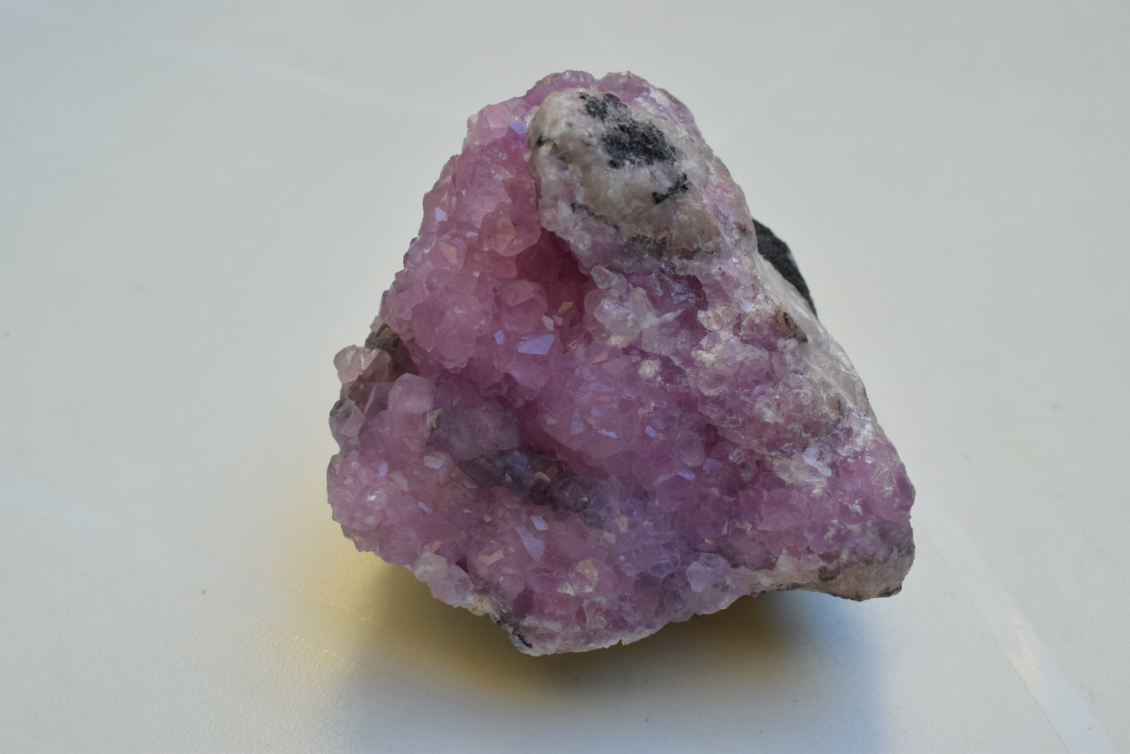 Calcita (variedad calcita cobaltífera)
7 x 5 x 4,5 cm
(Autor: Antonio Alcaide)