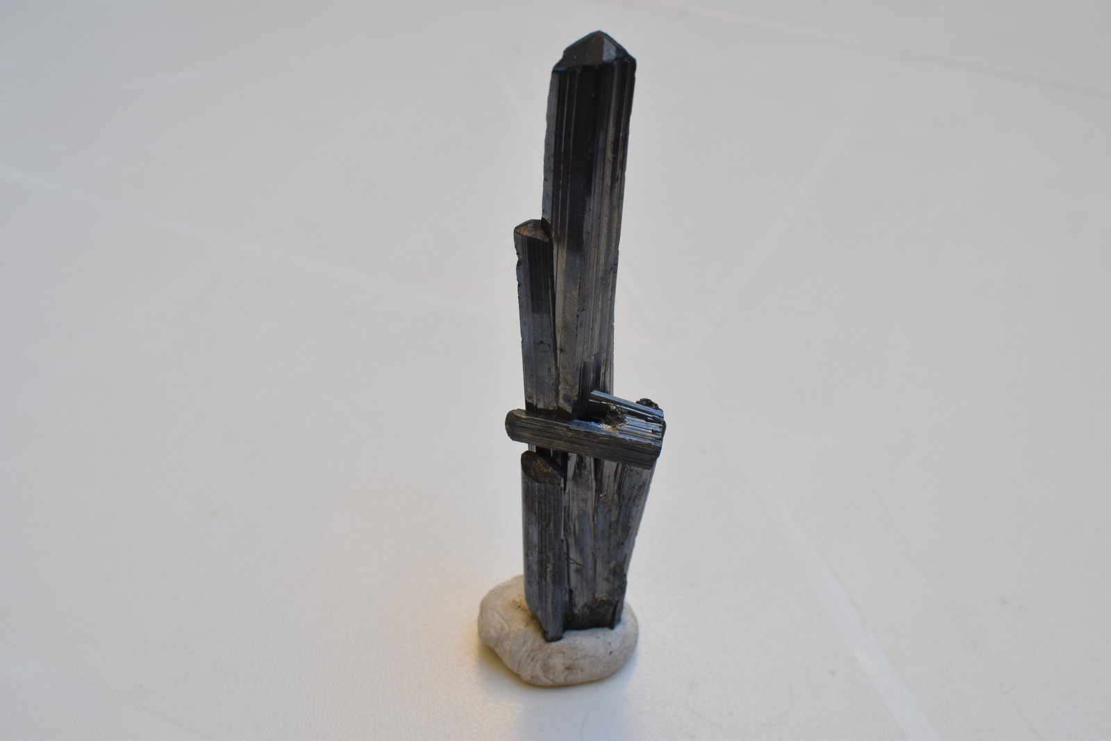 Estibina (Stibnita)
10,5 x 2 x 1,5 cm
(Autor: Antonio Alcaide)