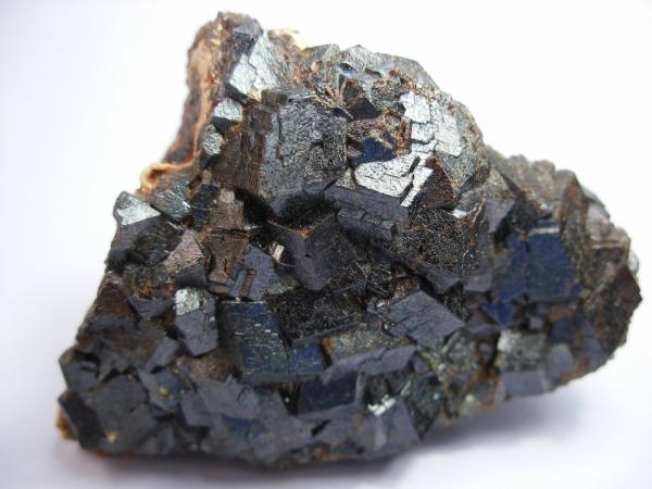Granate
8 x 6 cm. Cristal mayor: 2 cm.
(Autor: Juan Cabezas)