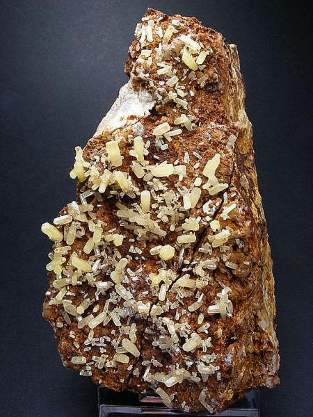 Piromorfita
Pieza: 9 x 5.5 cm.
(Autor: Juan Cabezas)