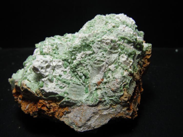 Crandallita y Calcioferrita.
7 x 6 x 4 cm.
(Autor: Carles Rubio)