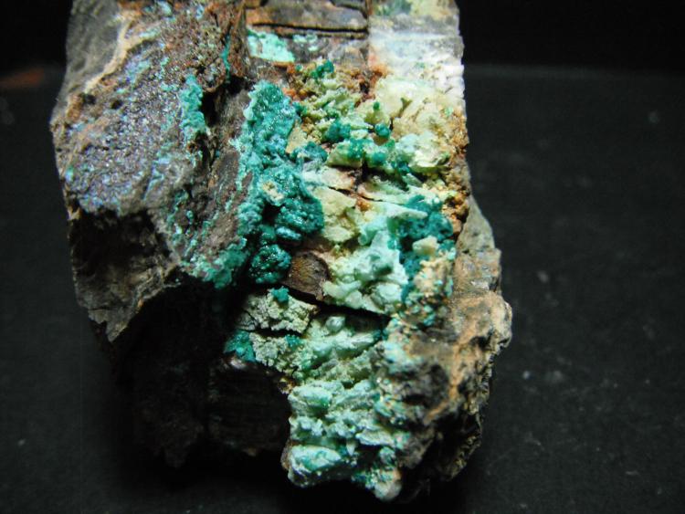 Libethenita
7 x 4 x 4 cm.
(Autor: Carles Rubio)