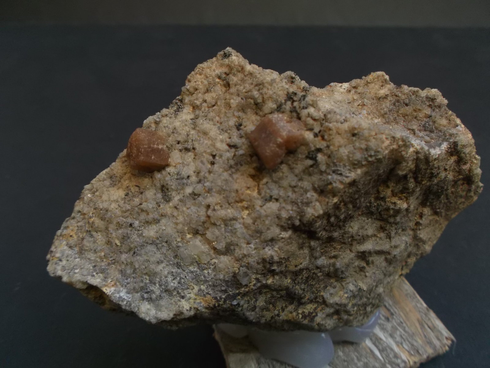 Bastnäsita-(Ce)
10 x 6 x 3 cm
(Autor: Antonio Alcaide)