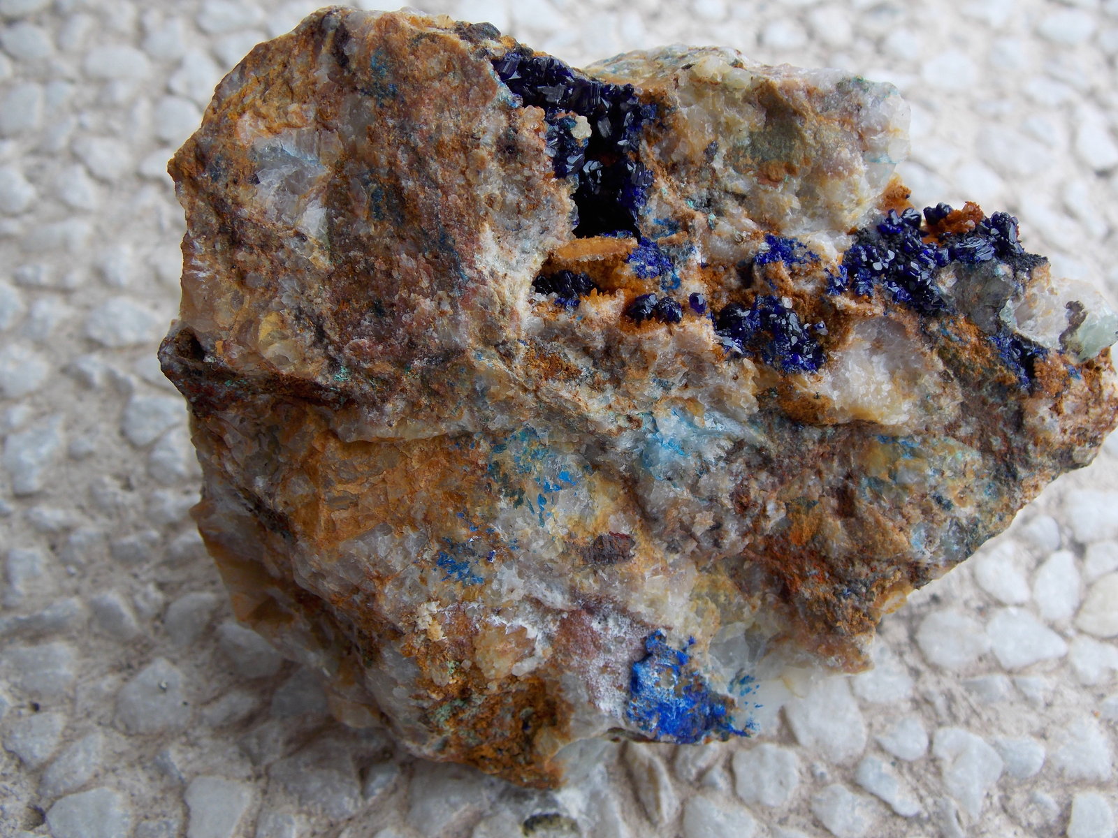 Azurita
8 x 7 x 3 cm.
(Autor: Carles Rubio)