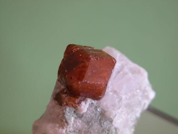 Spessartina (Espesartina) sobre Fluorita
1,2x0.9x1 cm (cristal)
(Autor: Ignacio Tepman)