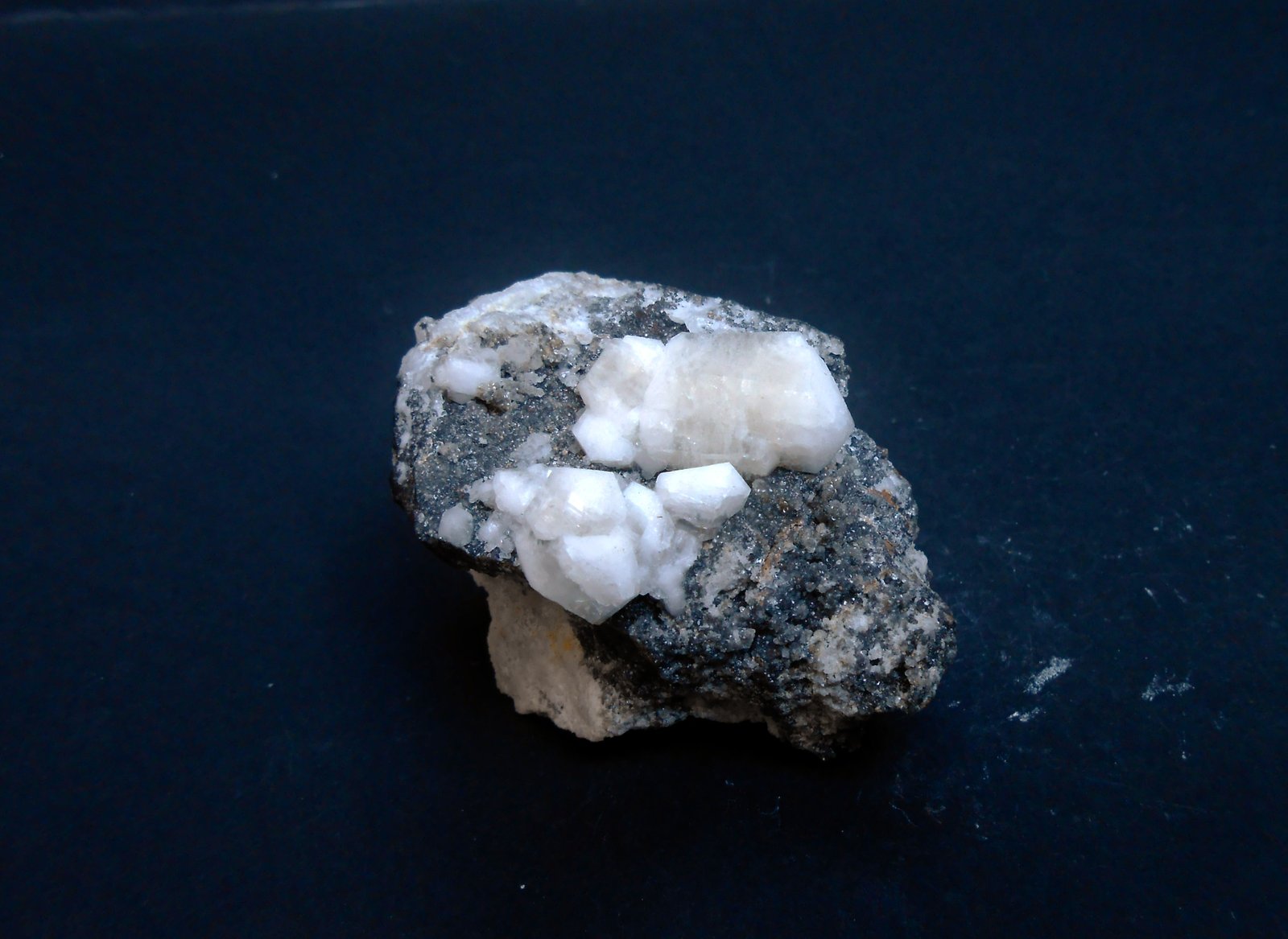 Aragonito
6 x 4 x 3,5 cm
(Autor: Antonio Alcaide)