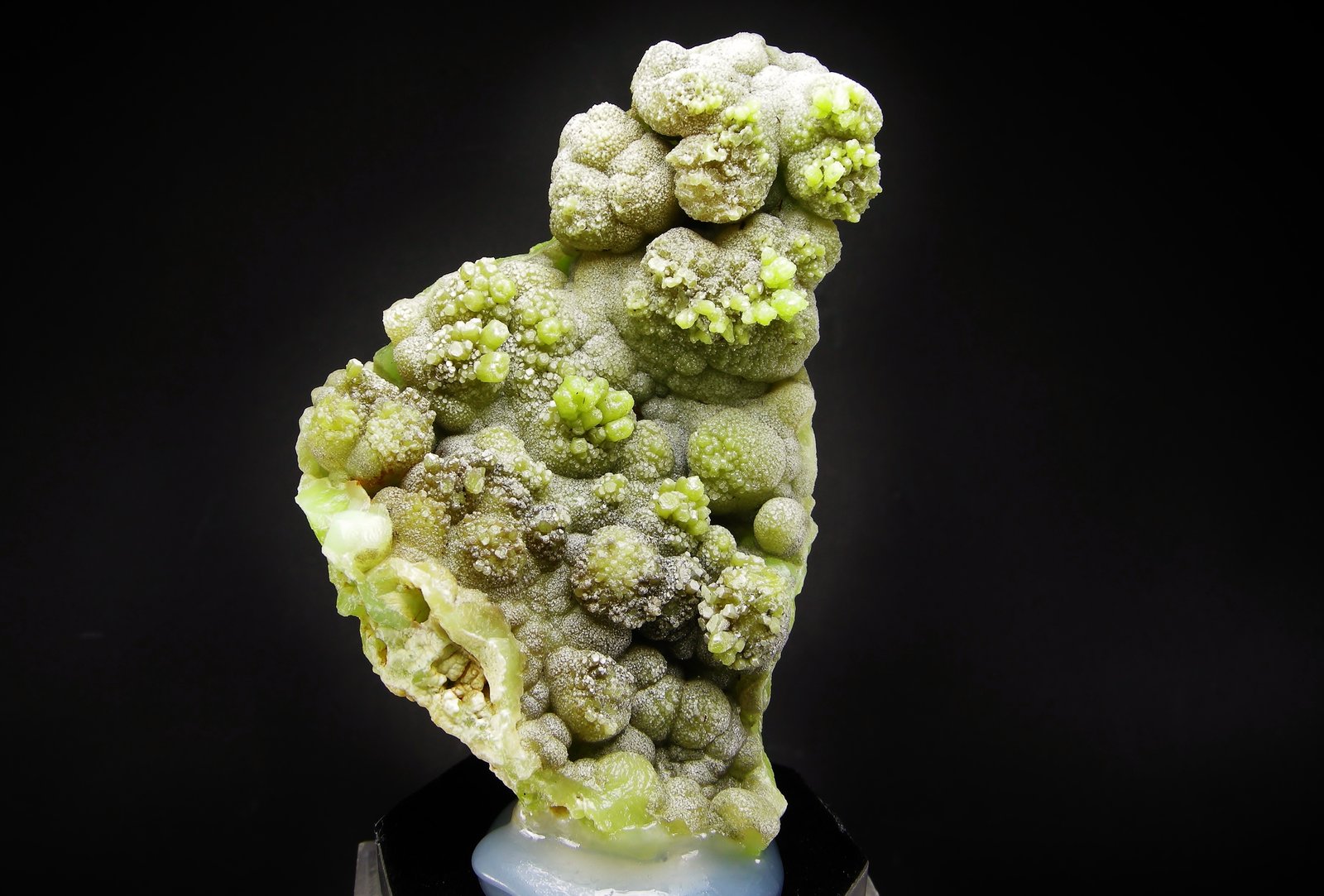 Piromorfita
10 x 6.5 cm
(Autor: Diego Navarro)
