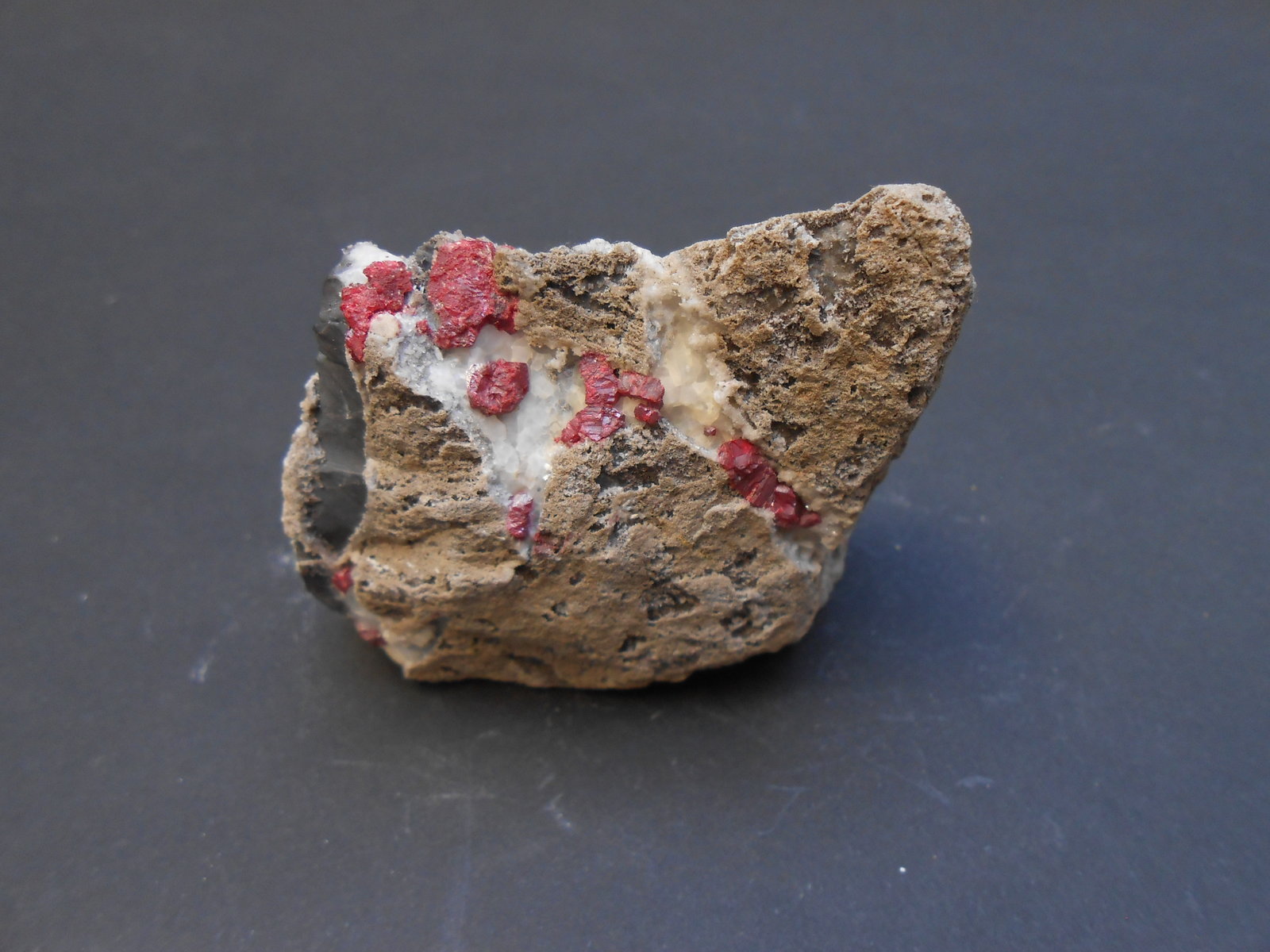 Cinabrio
6 x 6 x 3 cm
(Autor: Antonio Alcaide)