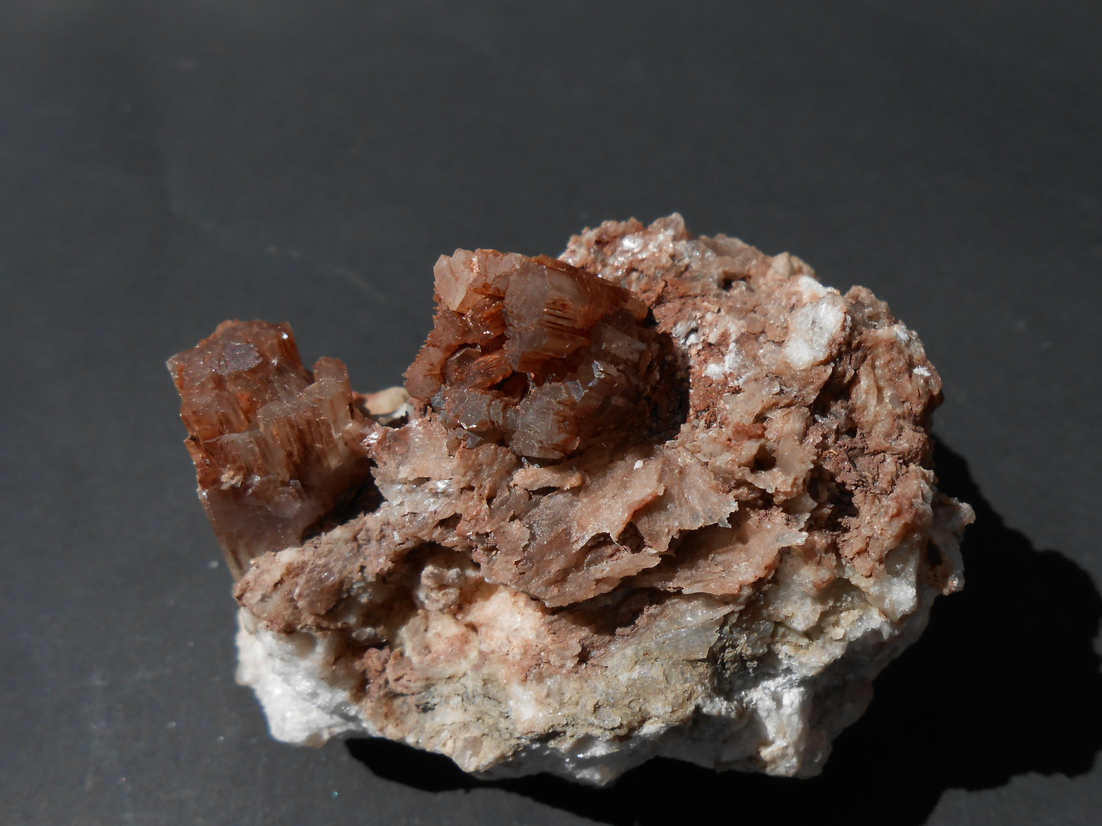 Aragonito
8 x 5,5 x 5,5 cm
(Autor: Antonio Alcaide)
