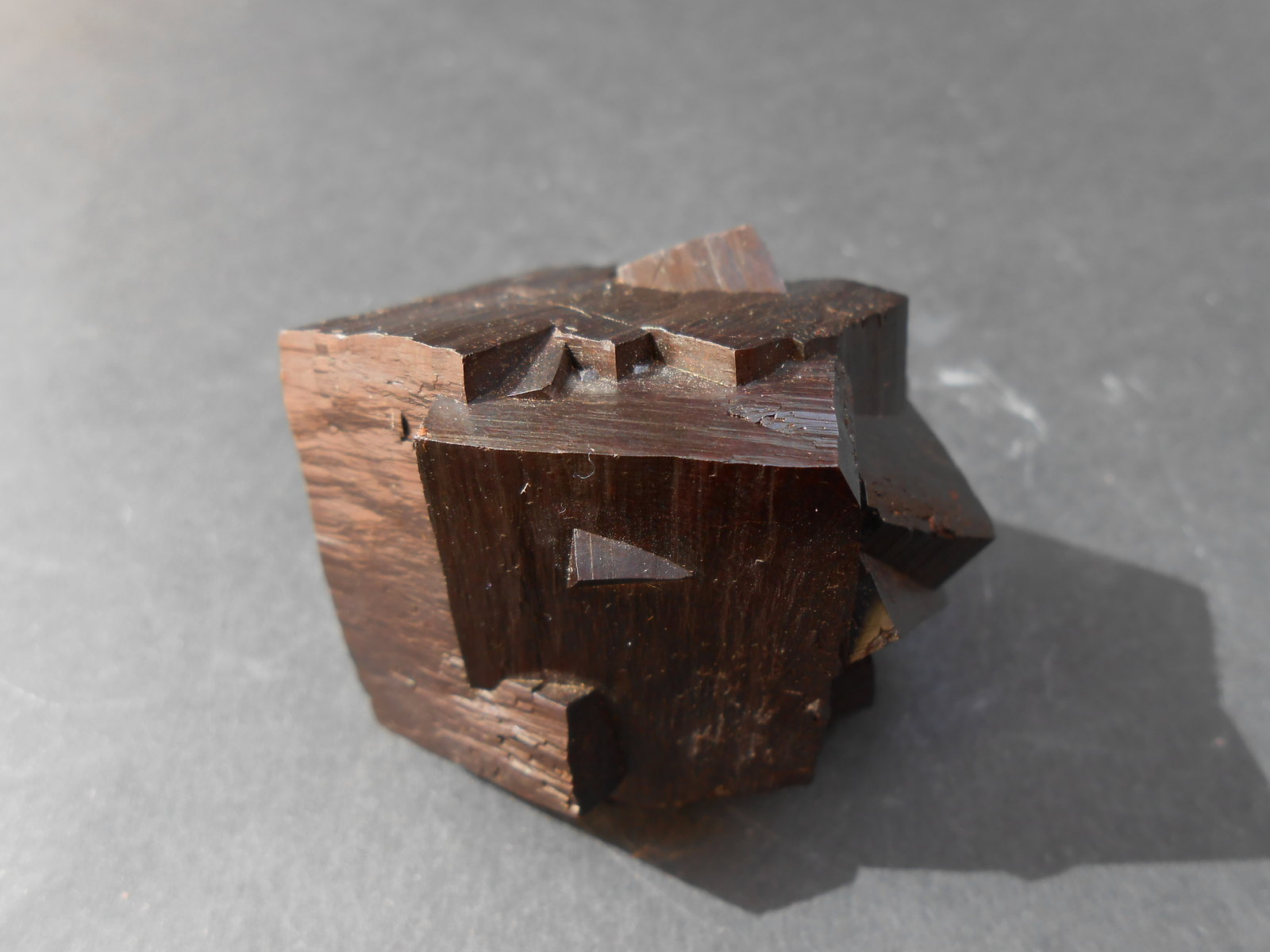 Goethita pseudomórfica de Pirita
4 x 3,5 x 3,5 cm
(Autor: Antonio Alcaide)