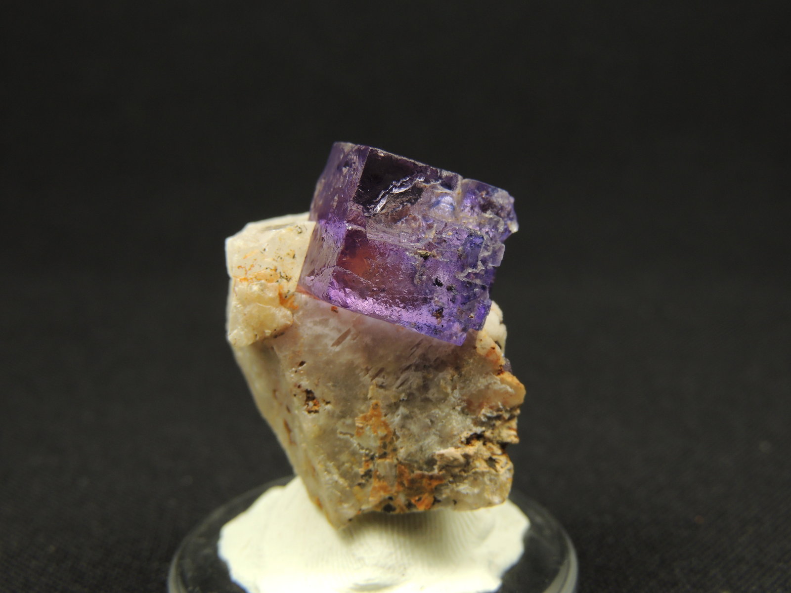 Fluorita, Barita
2.5 x 2 x 2.5 centimetros
(Autor: Ricardo Melendez)