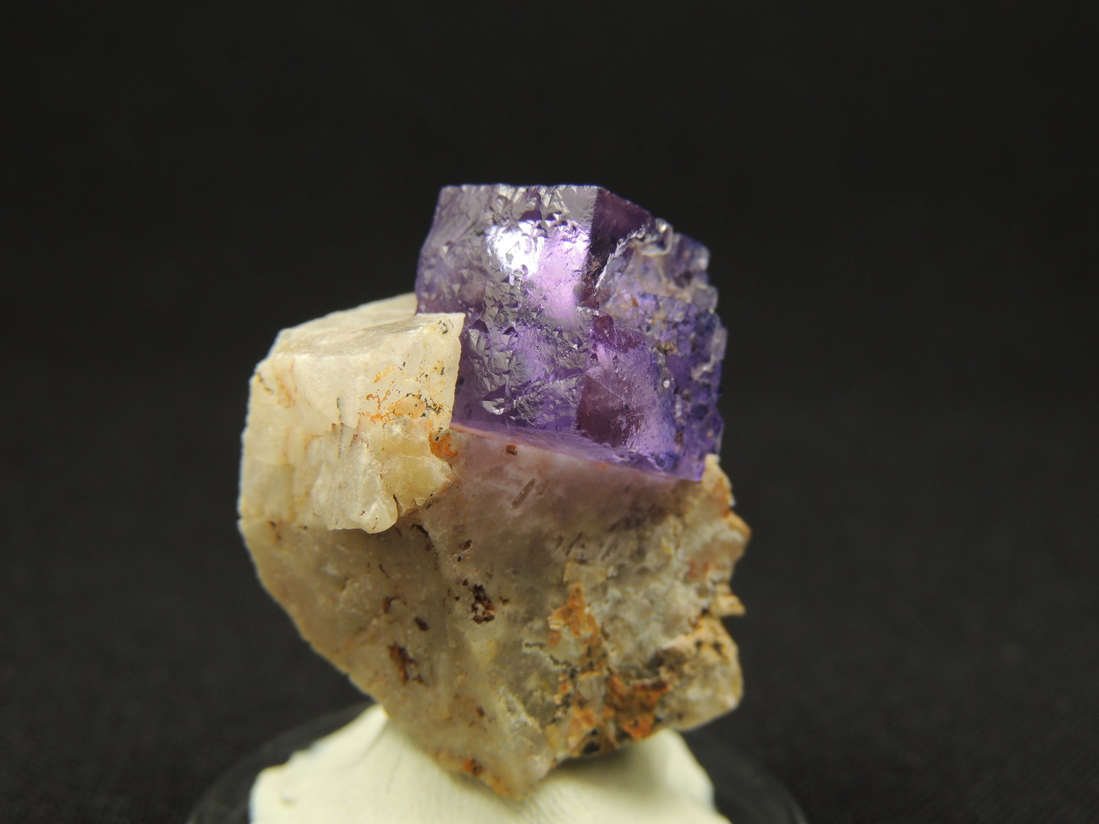 Fluorita, Barita
2.5 x 2 x 2.5 centimetros
(Autor: Ricardo Melendez)