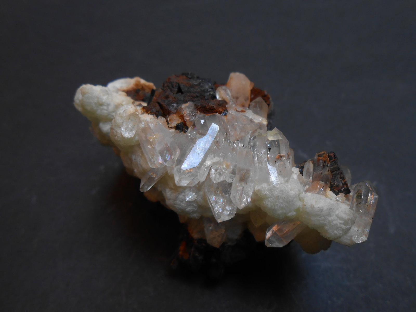 Babingtonita y Prehnita
7 x 4 x 4 cm
(Autor: Antonio Alcaide)