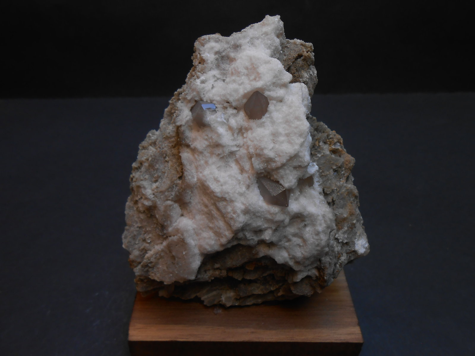 Cuarzo
10 x 8,5 x 5 cm
(Autor: Antonio Alcaide)