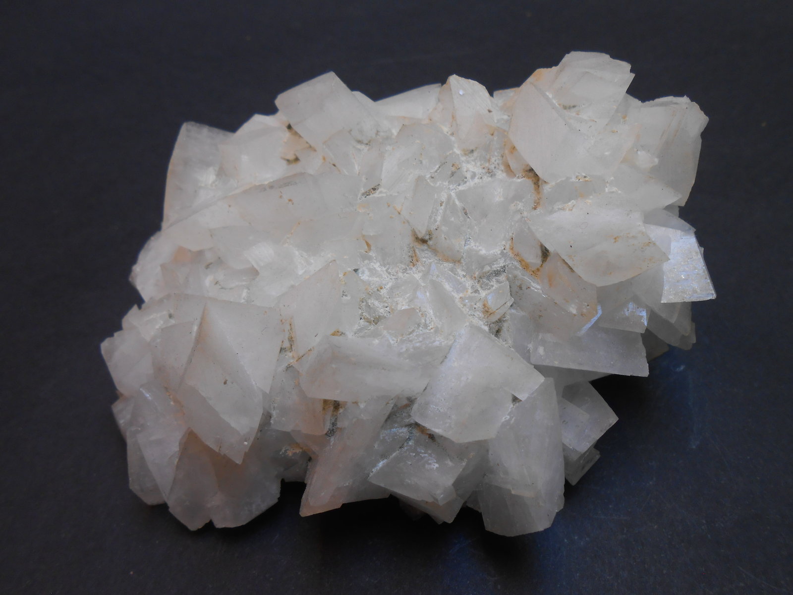 Ortoclasa (variedad adularia)
10 x 8 x 3,5 cm
(Autor: Antonio Alcaide)