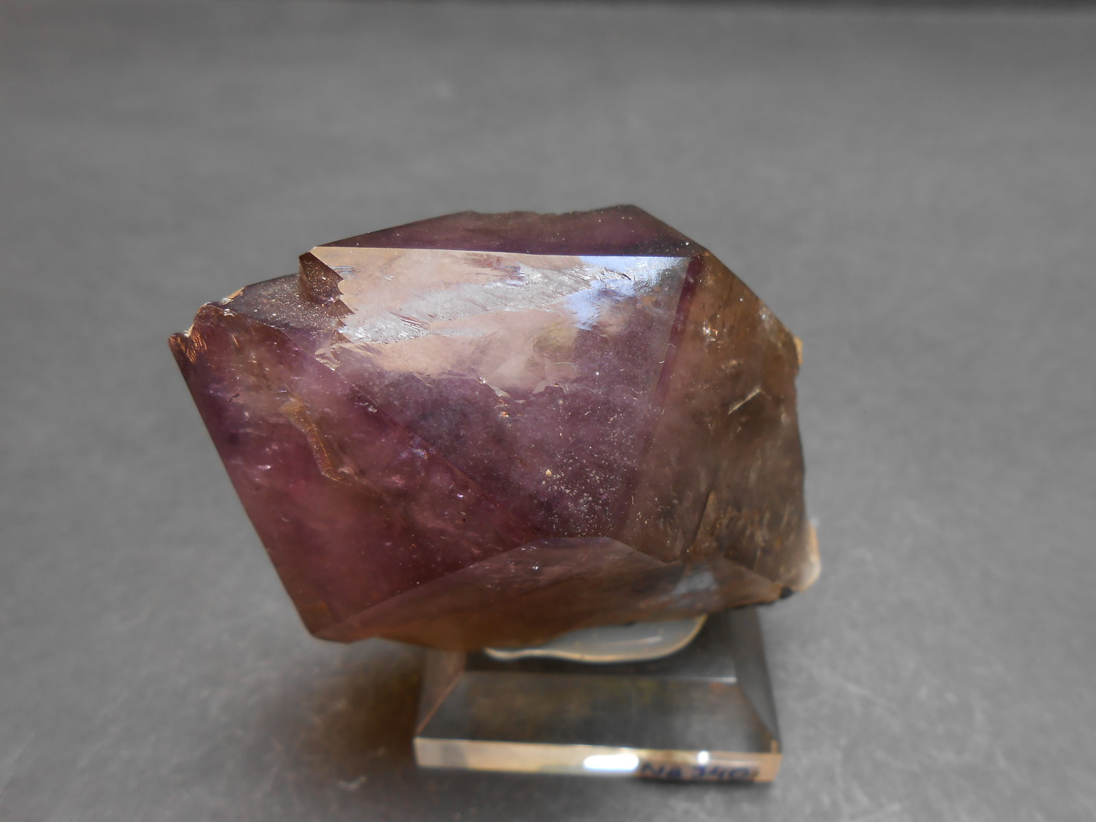 Cuarzo (variedad amatista)
5,5 x 4 x 3 cm
(Autor: Antonio Alcaide)