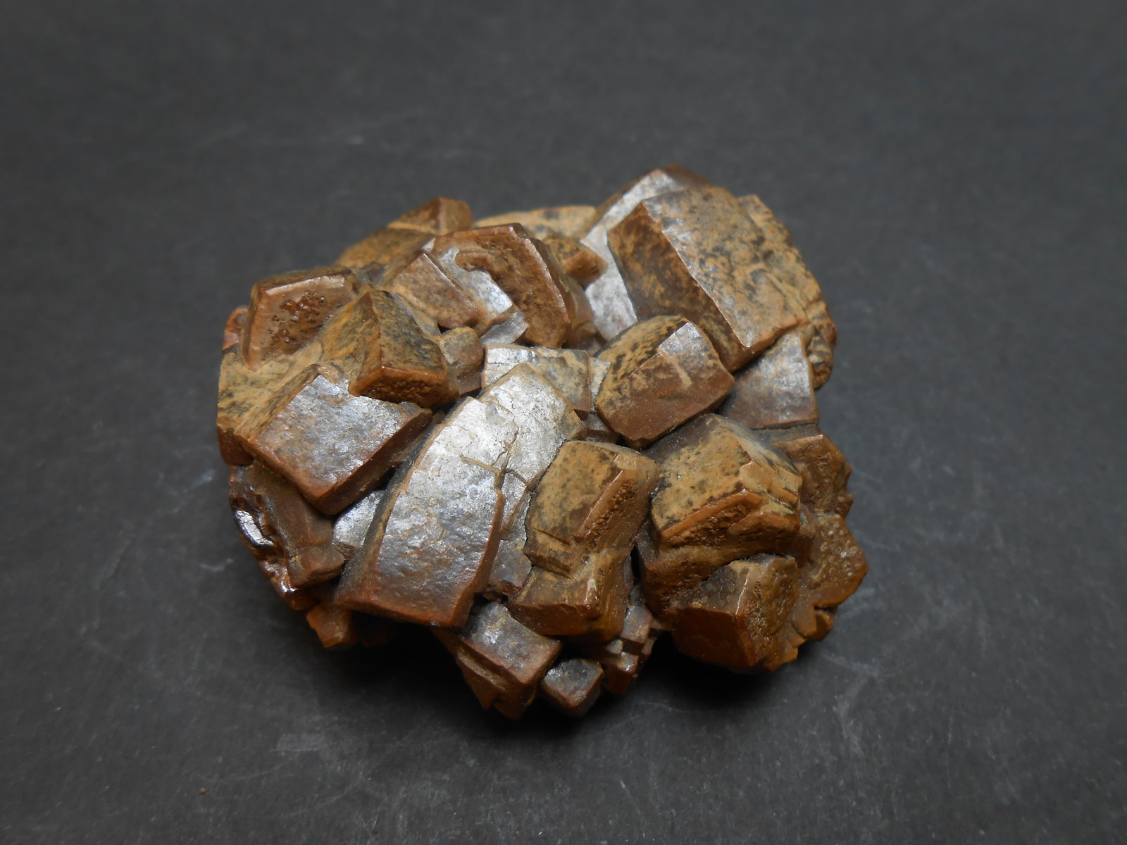 Vanadinita (variedad arsenical)
4,5 x 4,5 x 2 cm
(Autor: Antonio Alcaide)
