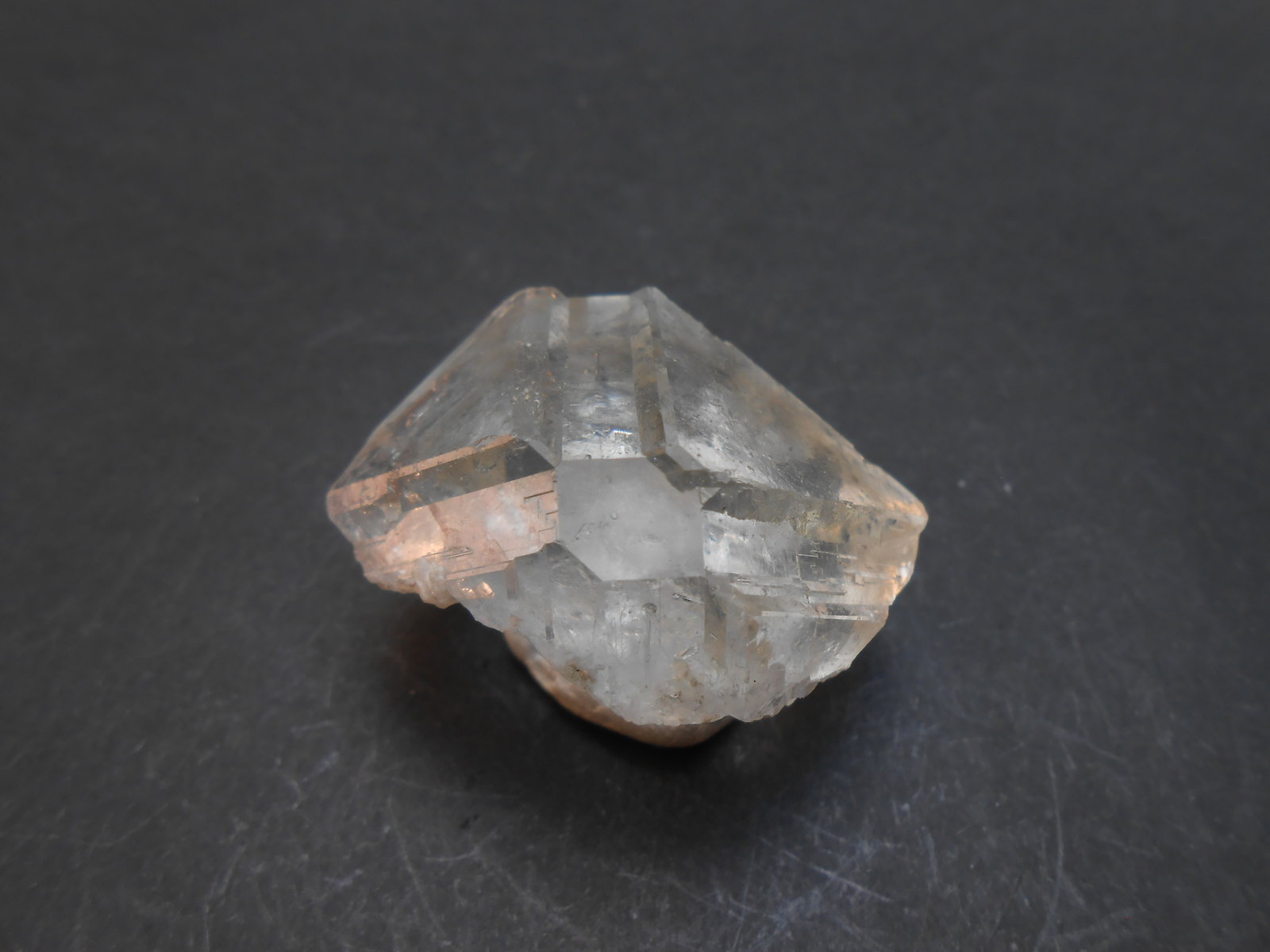 Fluorita
3,5  x 3 x 3 cm
(Autor: Antonio Alcaide)
