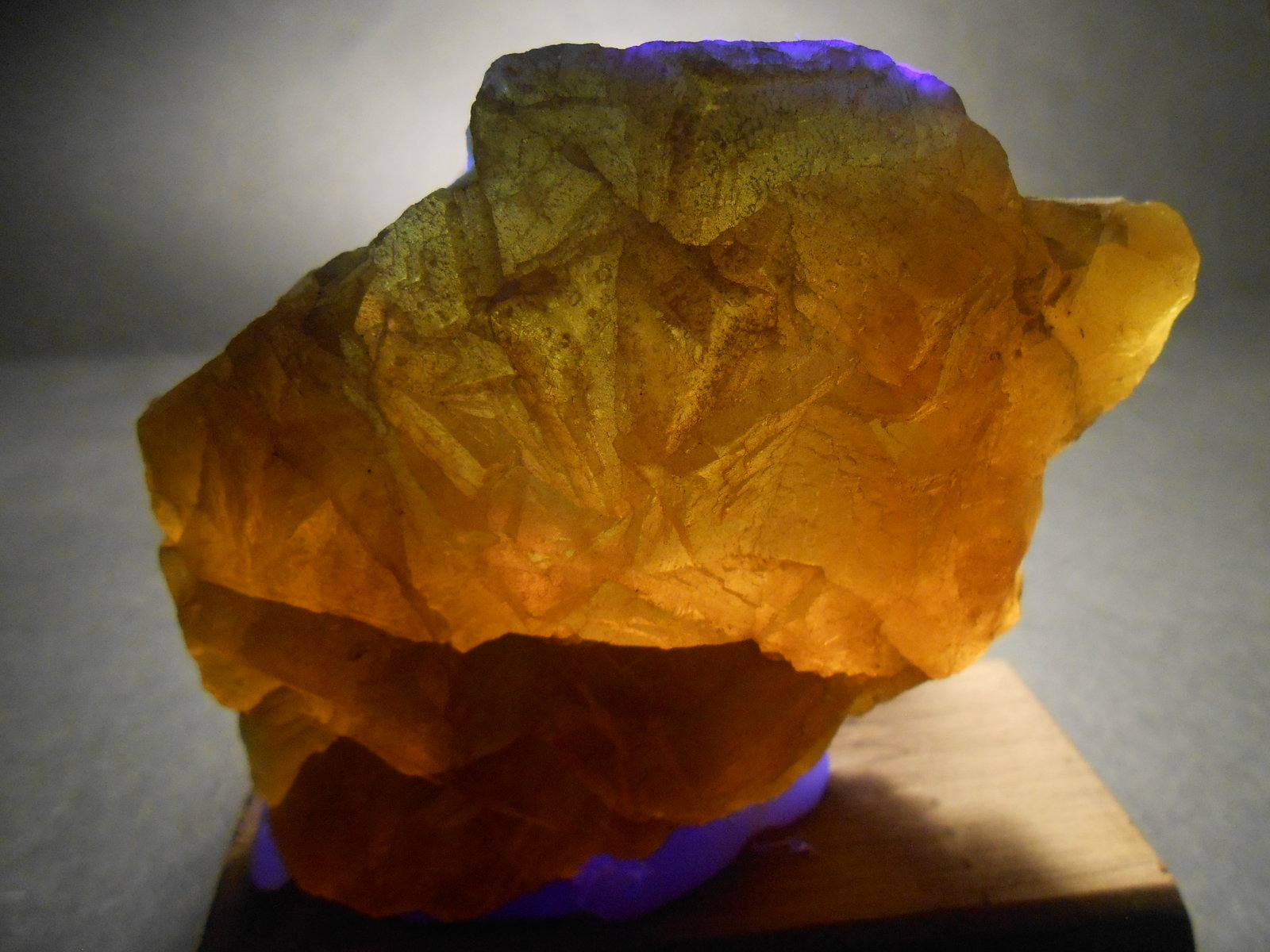 Fluorita
9  x 6,5 x 2,5 cm
(Autor: Antonio Alcaide)
