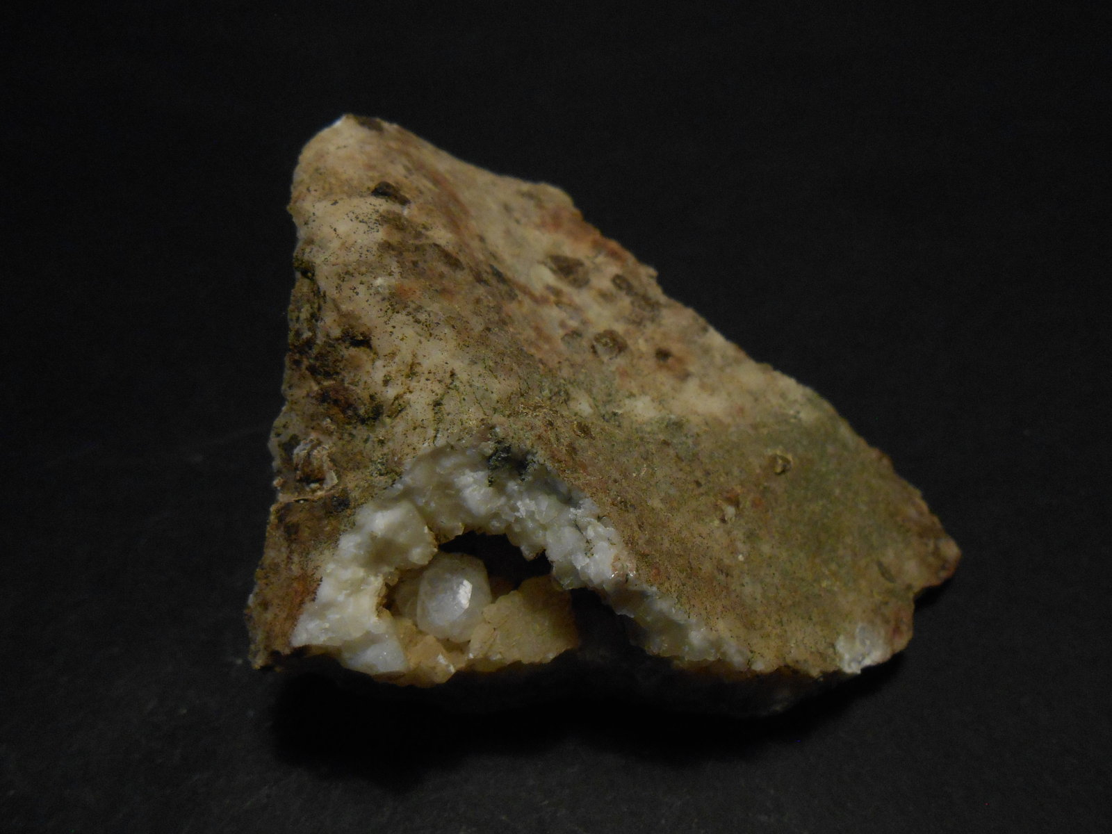 Analcima y Calcita
6,5 x 5,5 x 4 cm
(Autor: Antonio Alcaide)