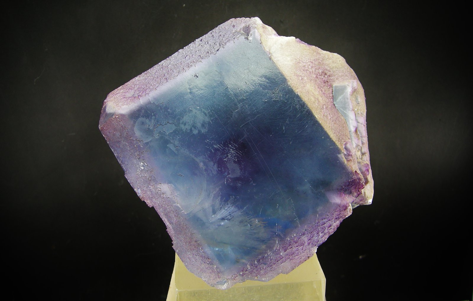 Fluorita
13 x 11 cm
(Autor: Diego Navarro)
