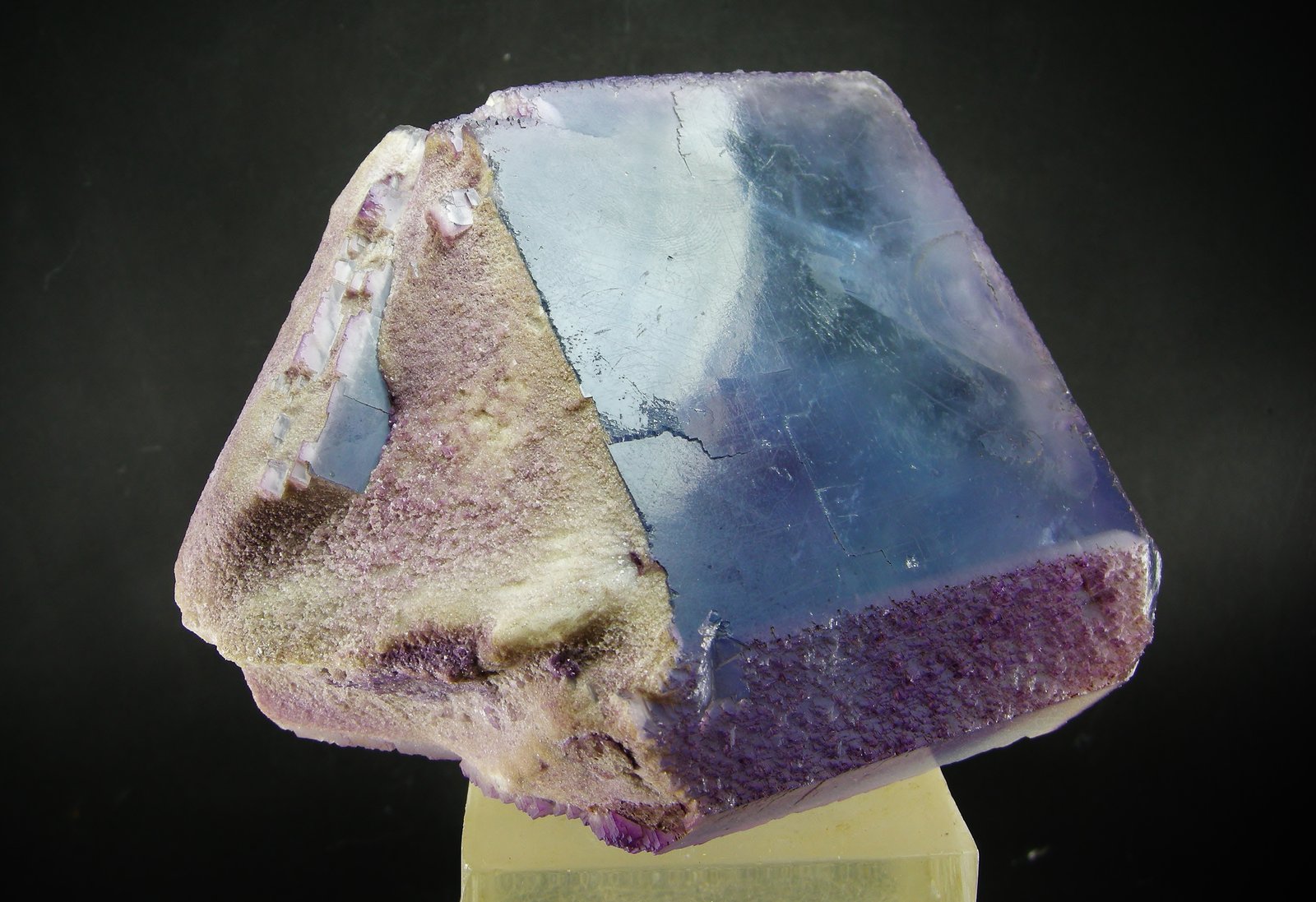 Fluorita
13 x 11 cm
(Autor: Diego Navarro)