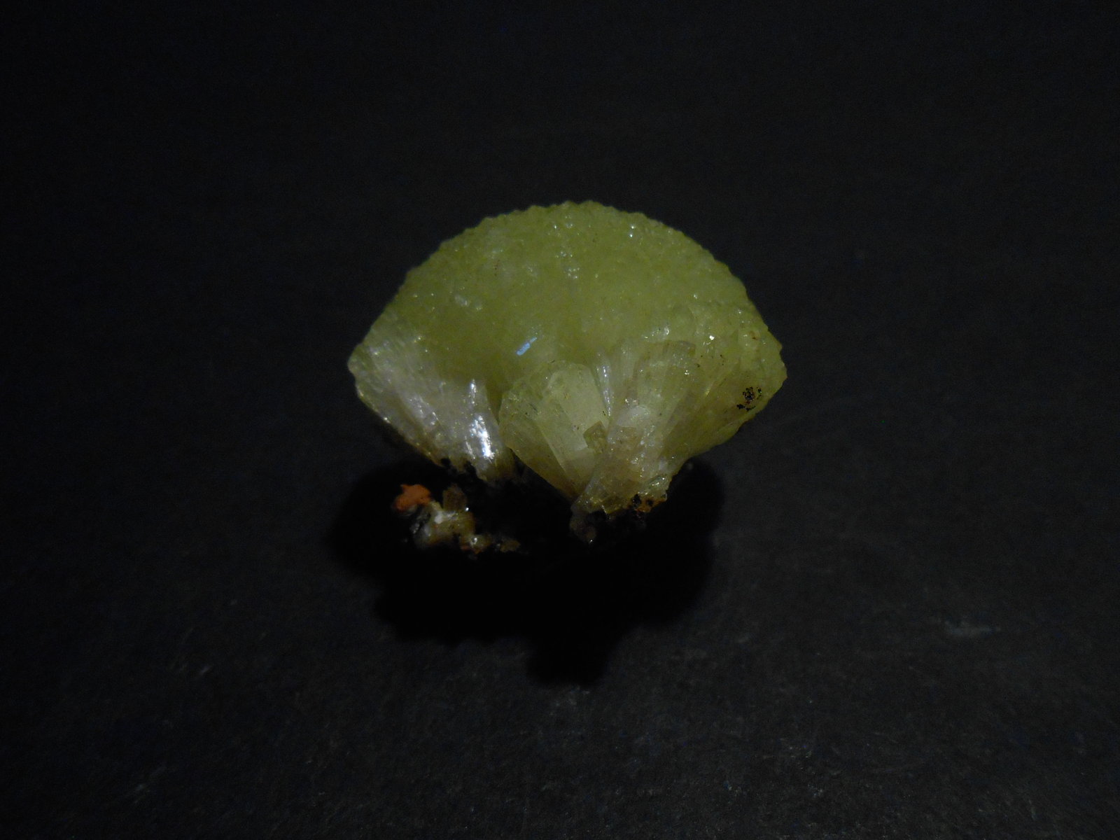 Adamita
3 x 2,5 x 2 cm
(Autor: Antonio Alcaide)