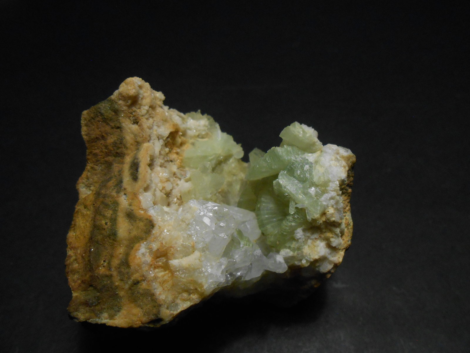 Prehnita y Cuarzo
6 x 5 x 5 cm
(Autor: Antonio Alcaide)
