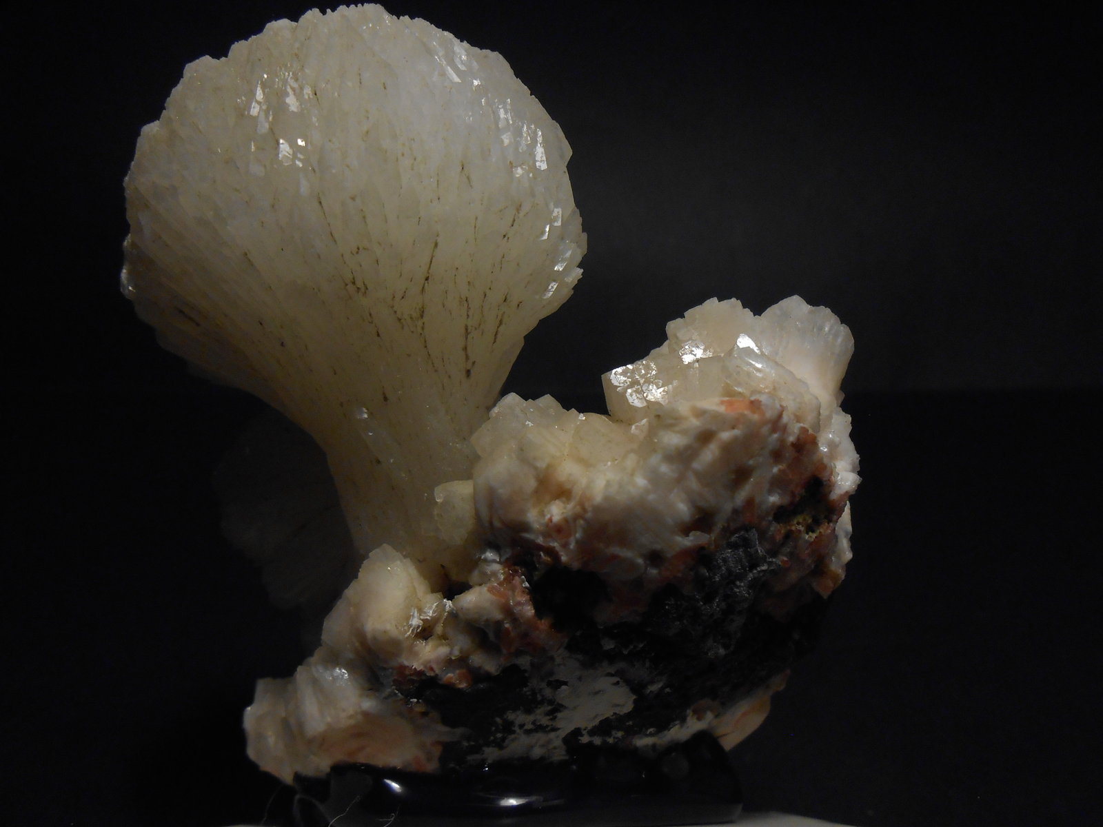 Estilbita-(Ca) y Heulandita-(Ca)
10 x 8 x 5 cm
(Autor: Antonio Alcaide)