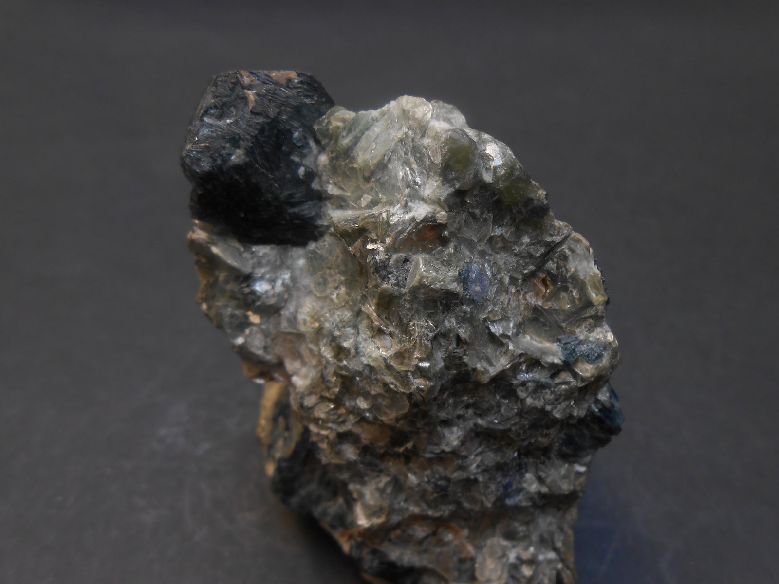 Dravita
6 x 5,5 x 4 cm
(Autor: Antonio Alcaide)