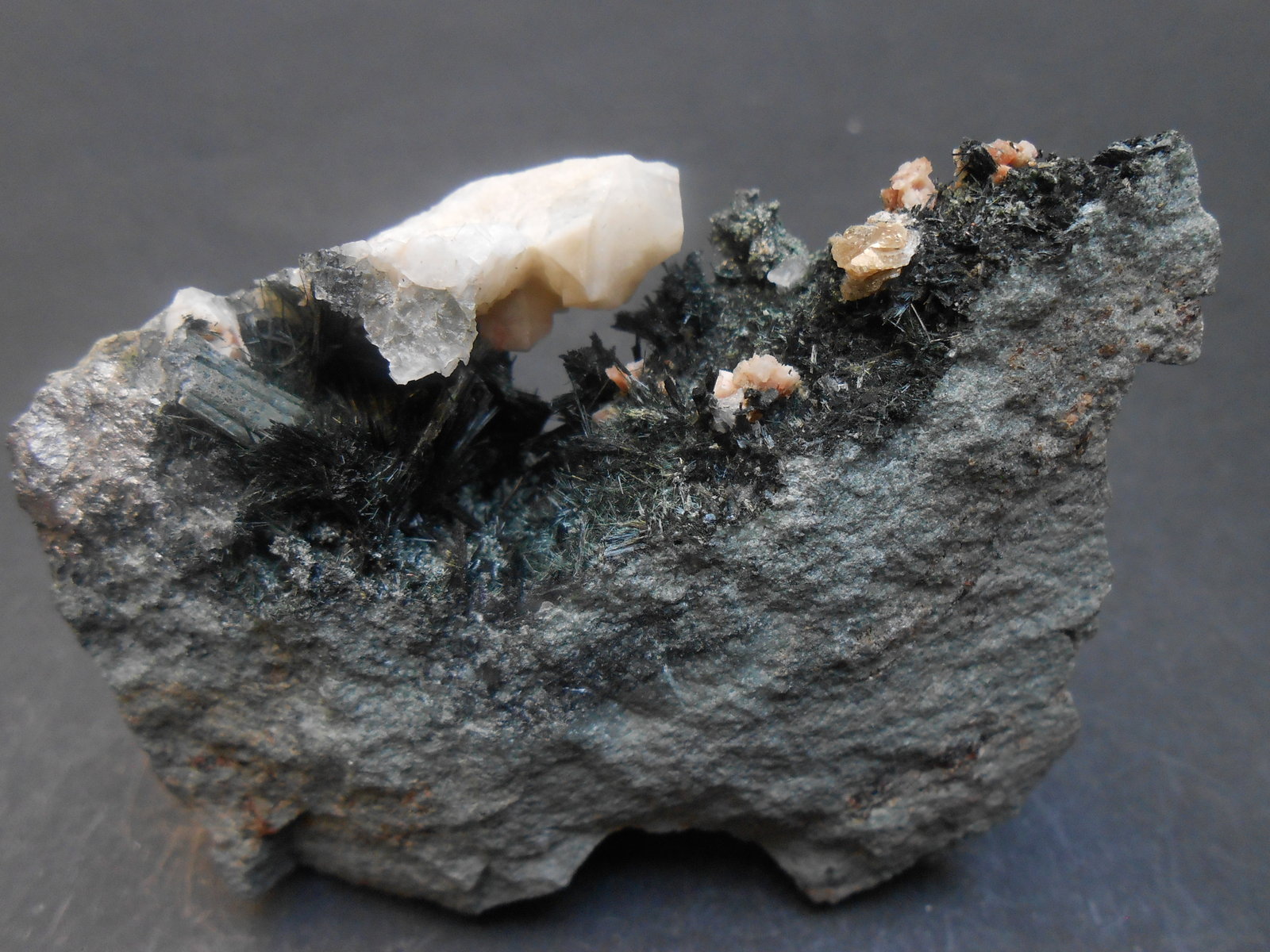 Ferroactinolita
7 x 5 x 2 cm
(Autor: Antonio Alcaide)