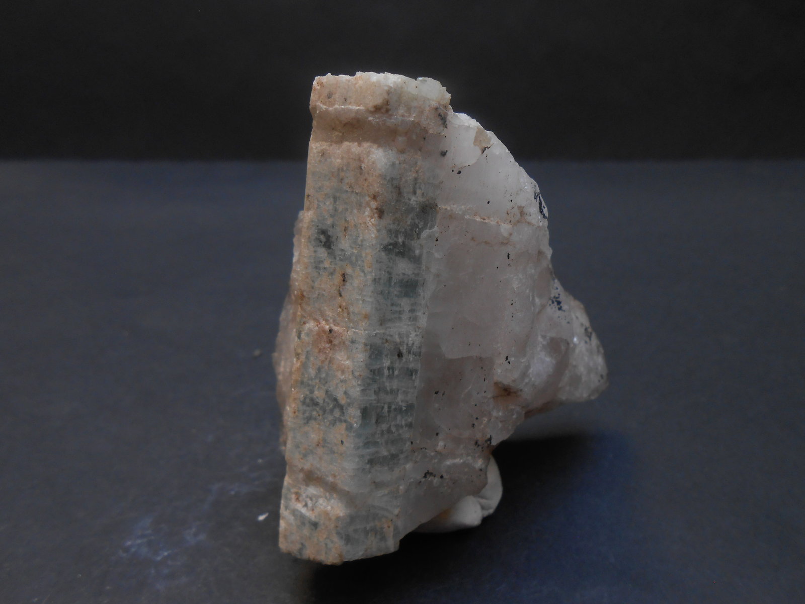 Berilo
7 x 6,5 x 4 cm
(Autor: Antonio Alcaide)