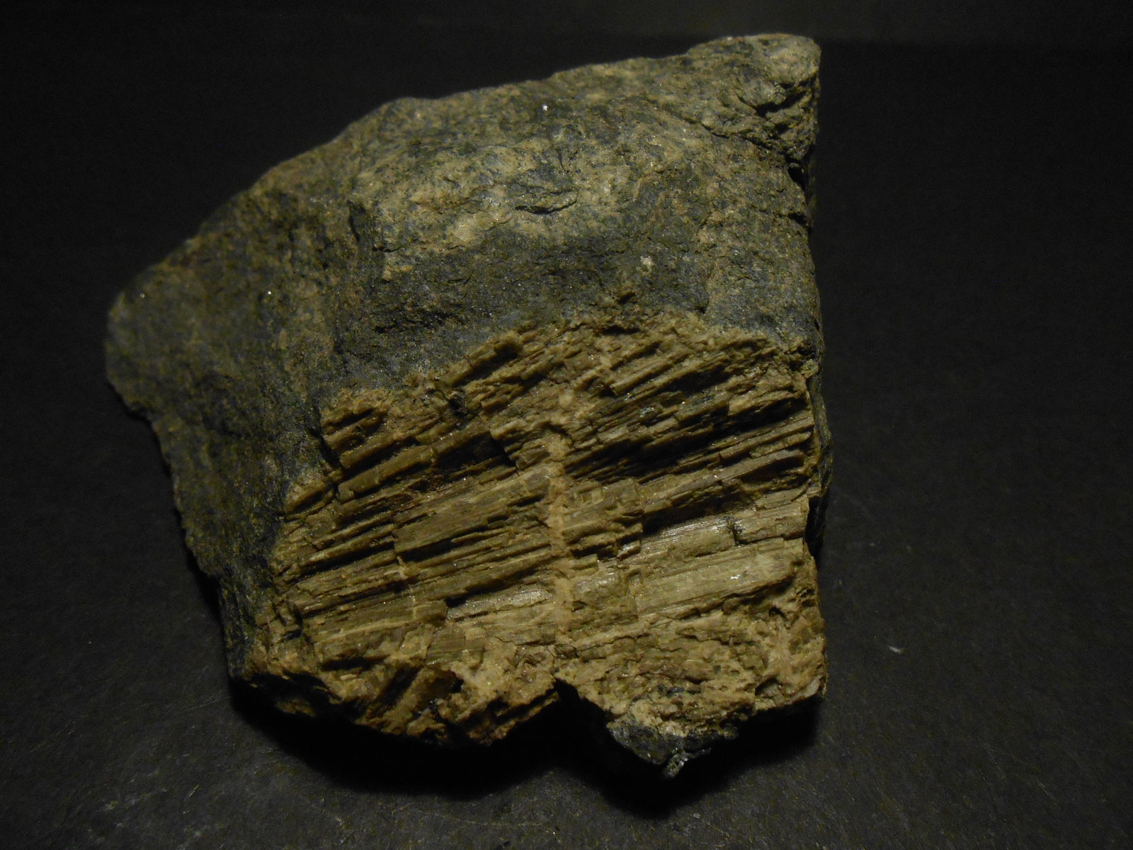 Clinozoisita
9 x 7 x 4 cm
(Autor: Antonio Alcaide)