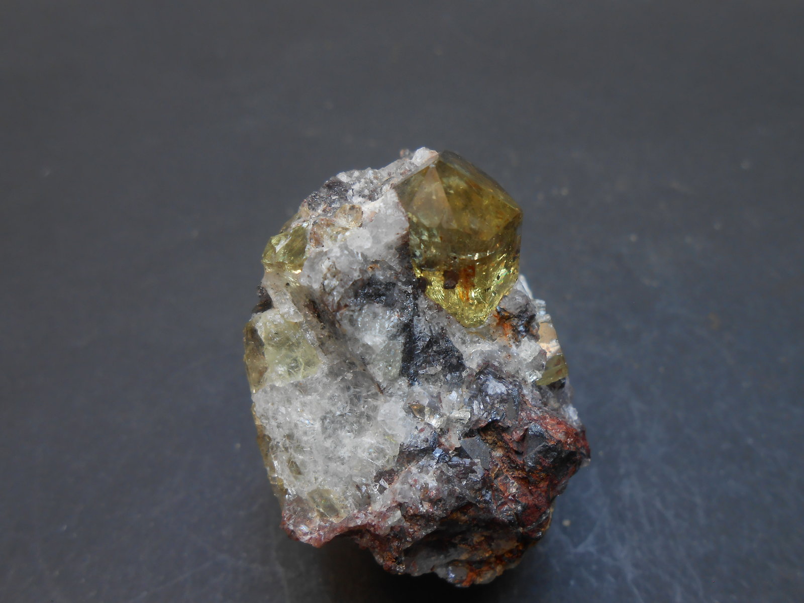 Fluorapatito
3,5 x 3,5 x 3 cm
(Autor: Antonio Alcaide)