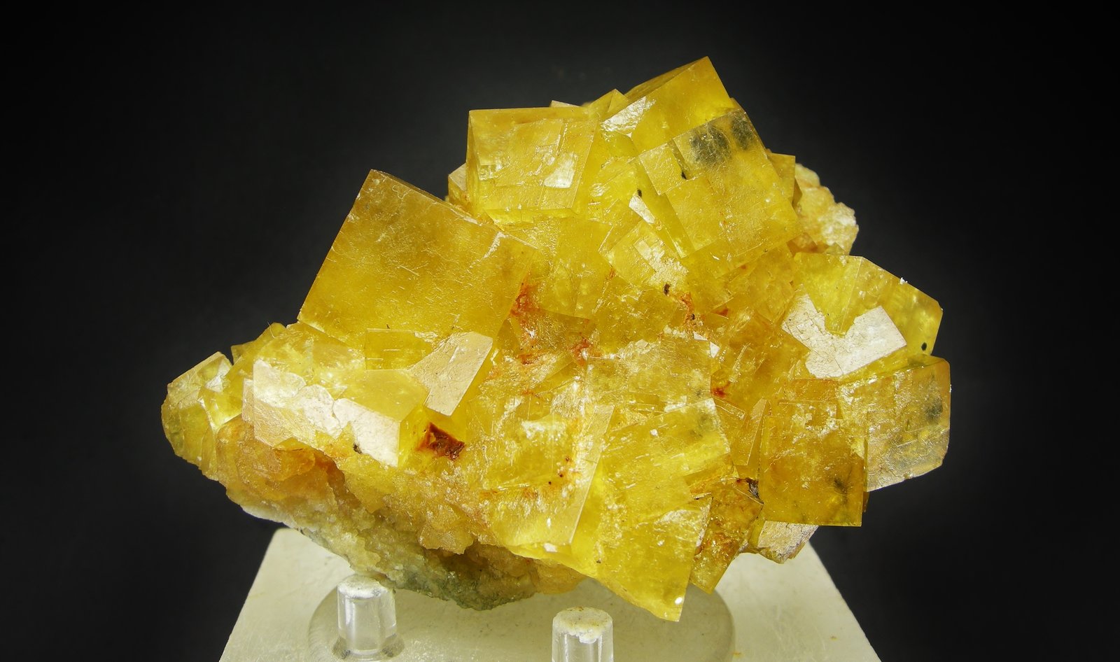 Fluorita
9 x 7. 5 cm
(Autor: Diego Navarro)