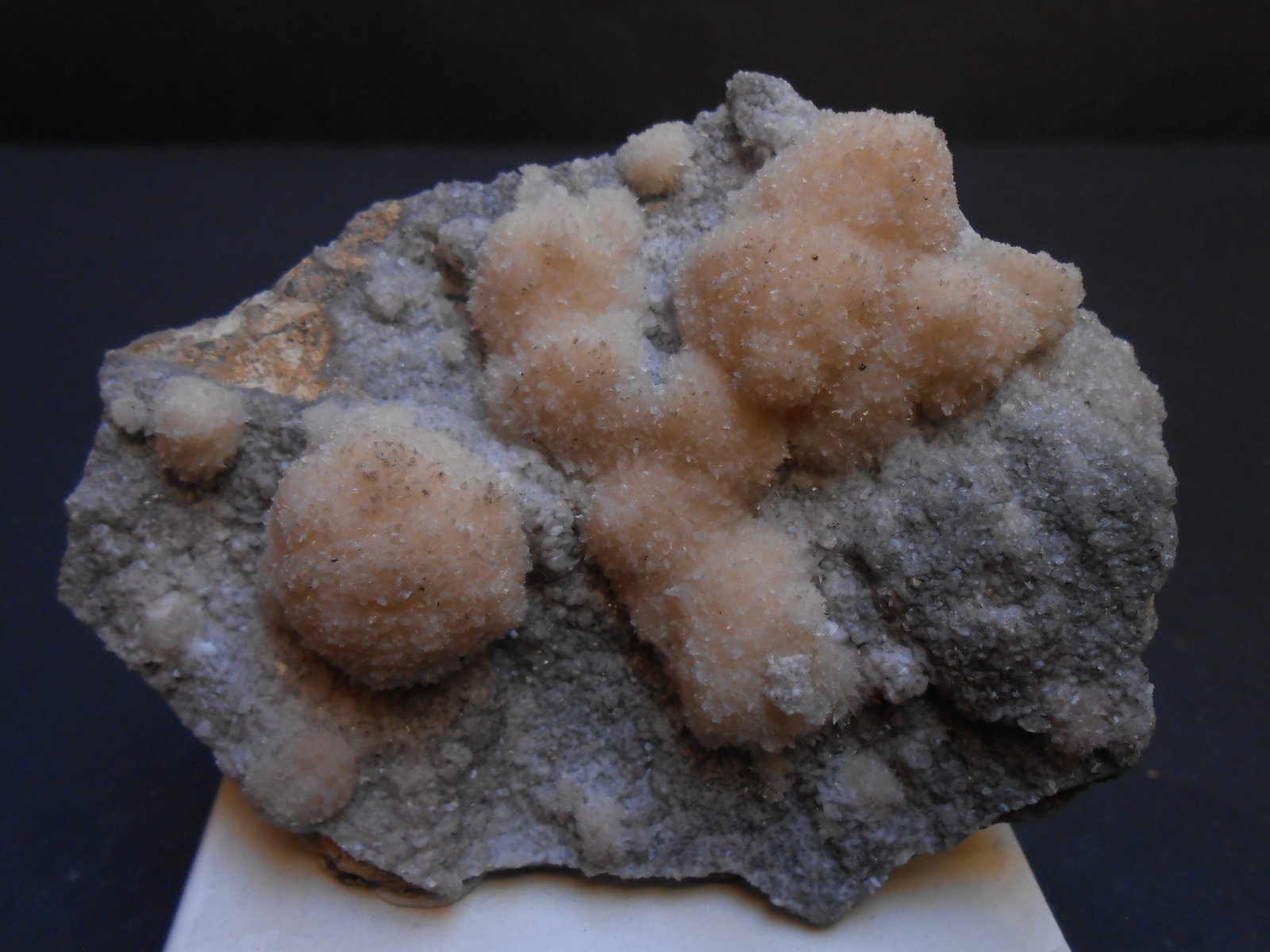 Estroncianita y Calcita
9 x 6 x 2 cm
(Autor: Antonio Alcaide)