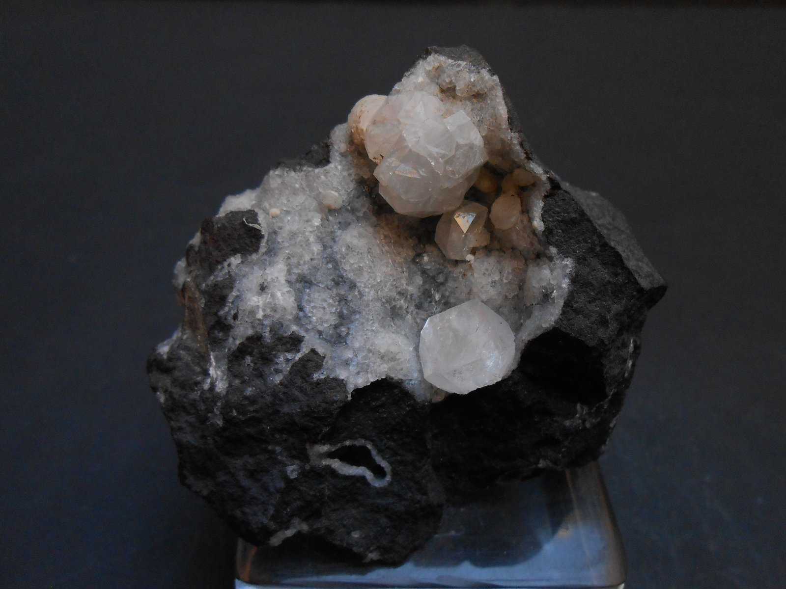 Fluorapofilita-K y Prehnita
6 x 5 x 5 cm
(Autor: Antonio Alcaide)
