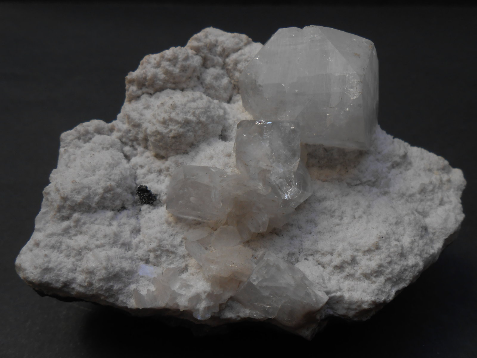 Fluorapofilita-(K) y Estilbita-Ca
10 x 6 x 5 cm
(Autor: Antonio Alcaide)