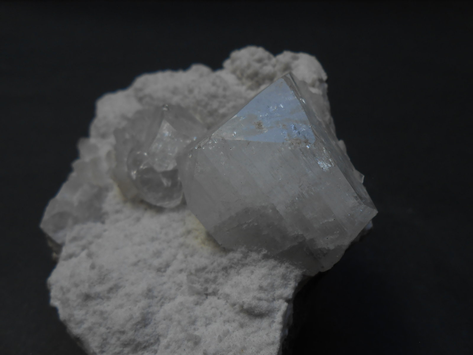 Fluorapofilita-(K) y Estilbita-Ca
10 x 6 x 5 cm
(Autor: Antonio Alcaide)