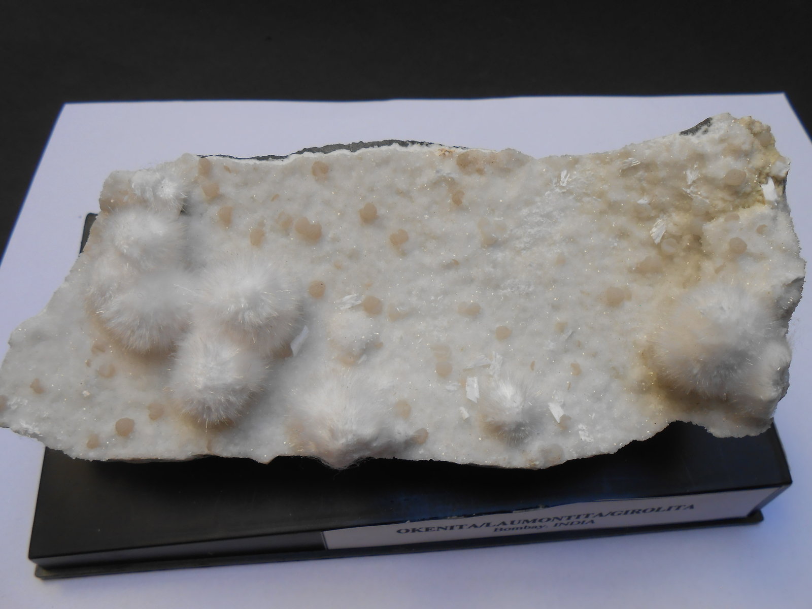 Okenita, Girolita, Laumontita
17 x 6 x 6 cm
(Autor: Antonio Alcaide)